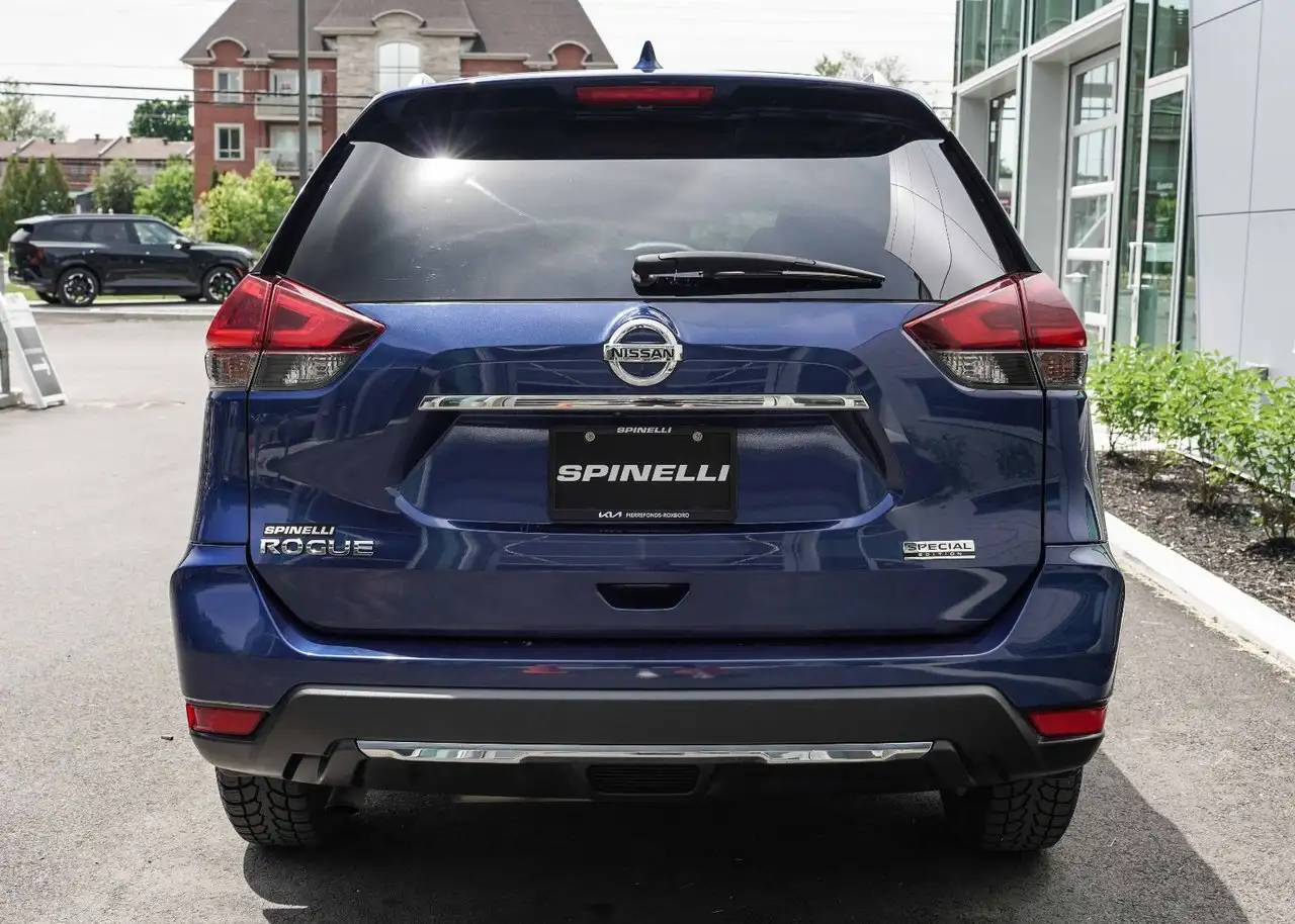 Nissan Rogue снимка Nissan Rogue