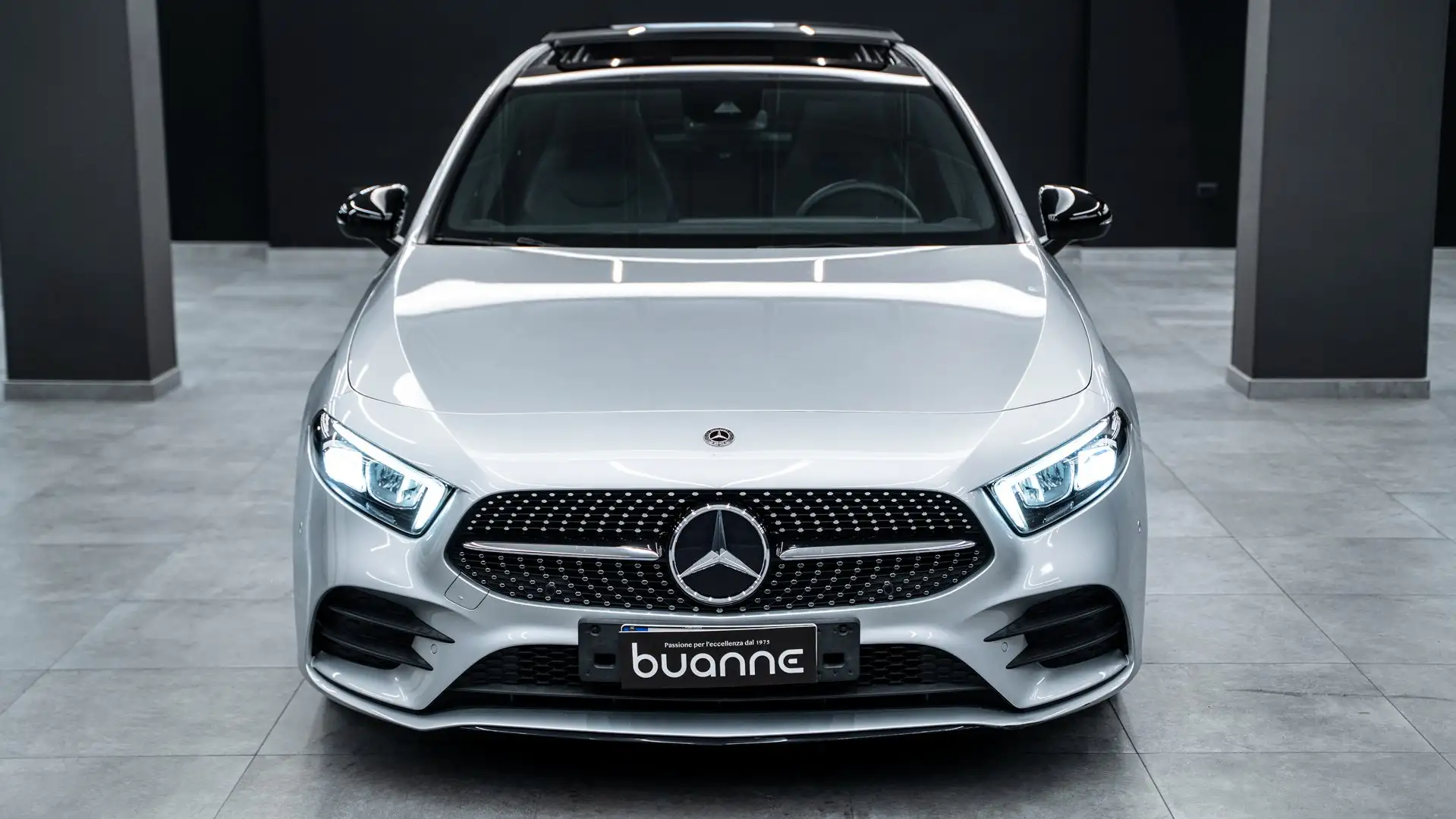 Mercedes-Benz A 180 D PREMIUM PLUS TETTO PACK LUCI PELLE PACK NIGHT IT Gri - 2