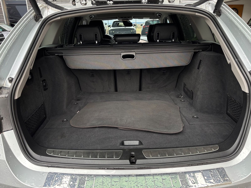 BMW 320 d Luxury Line -LED-Navi-Leder-TOP Zustand — photo 14