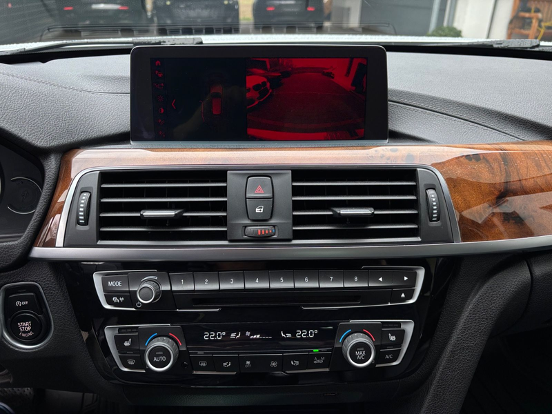 BMW 320 d Luxury Line -LED-Navi-Leder-TOP Zustand — photo 10