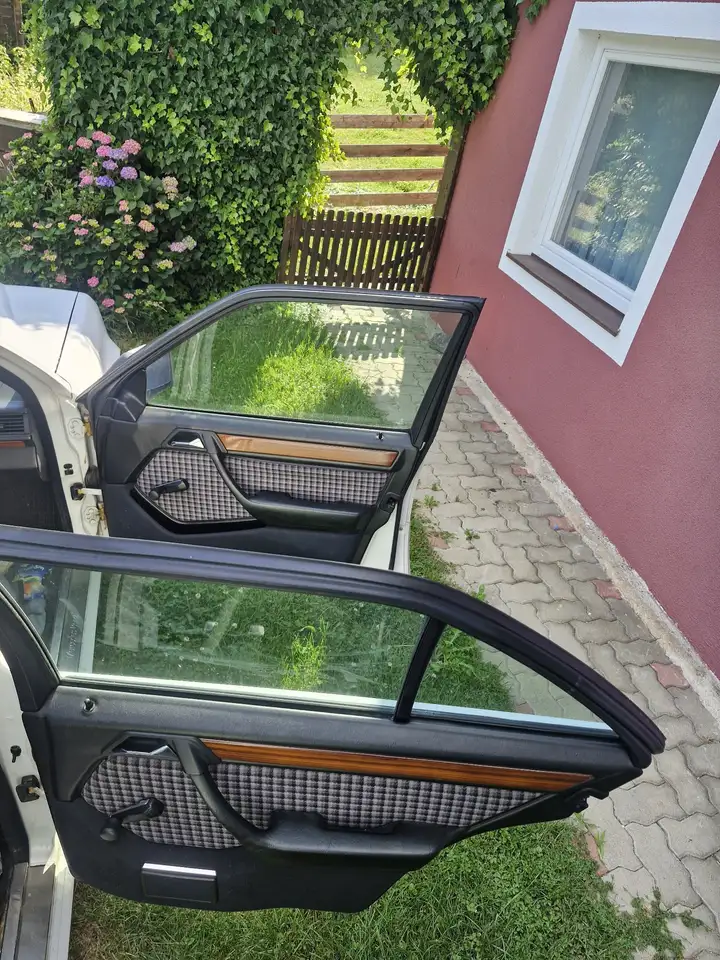 Mercedes-Benz Baureihe 124, foto 2