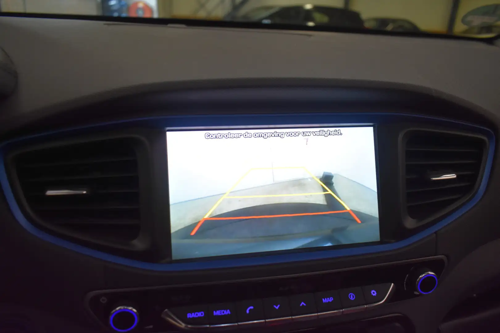 Hyundai IONIQ 1.6 GDi Premium Leer Pano PDC Elk. Stoel Adap Crui Noir - 2
