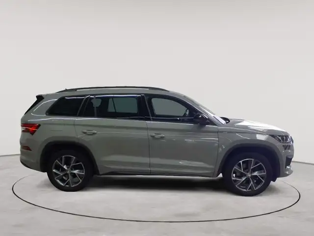 Skoda Kodiaq view 3