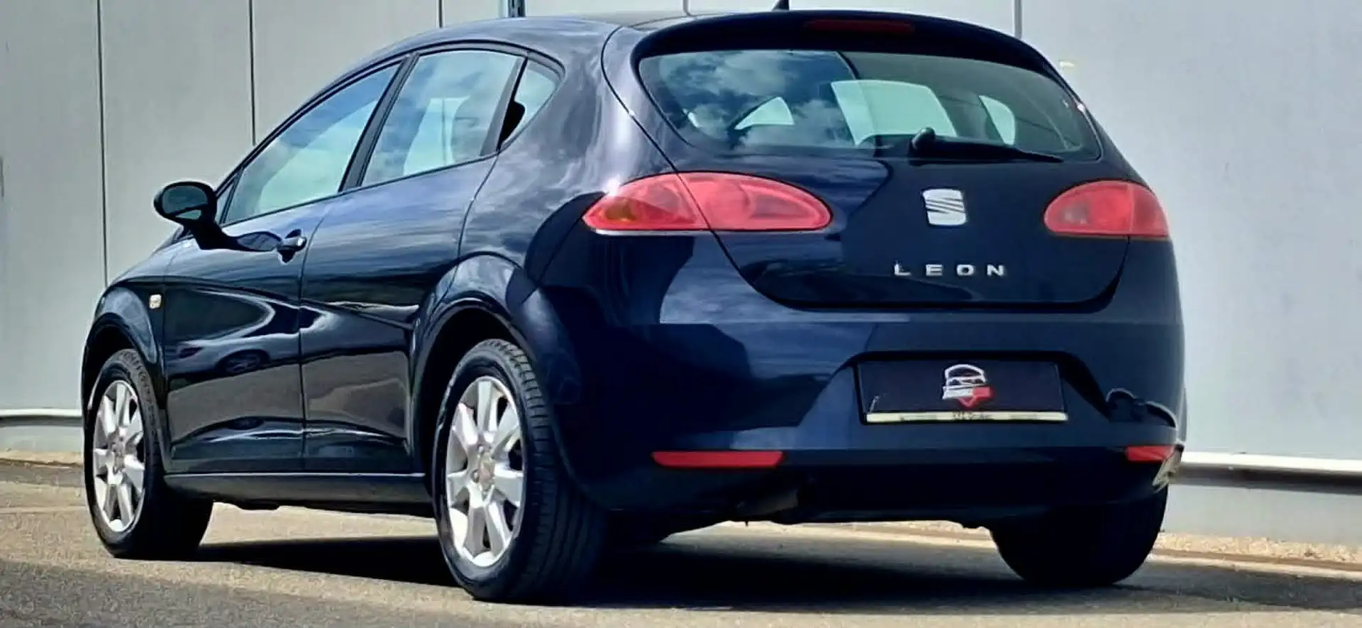 SEAT Leon Leon Stylance 1,6 Pickerl 2/2027+4 Schwarz - 2