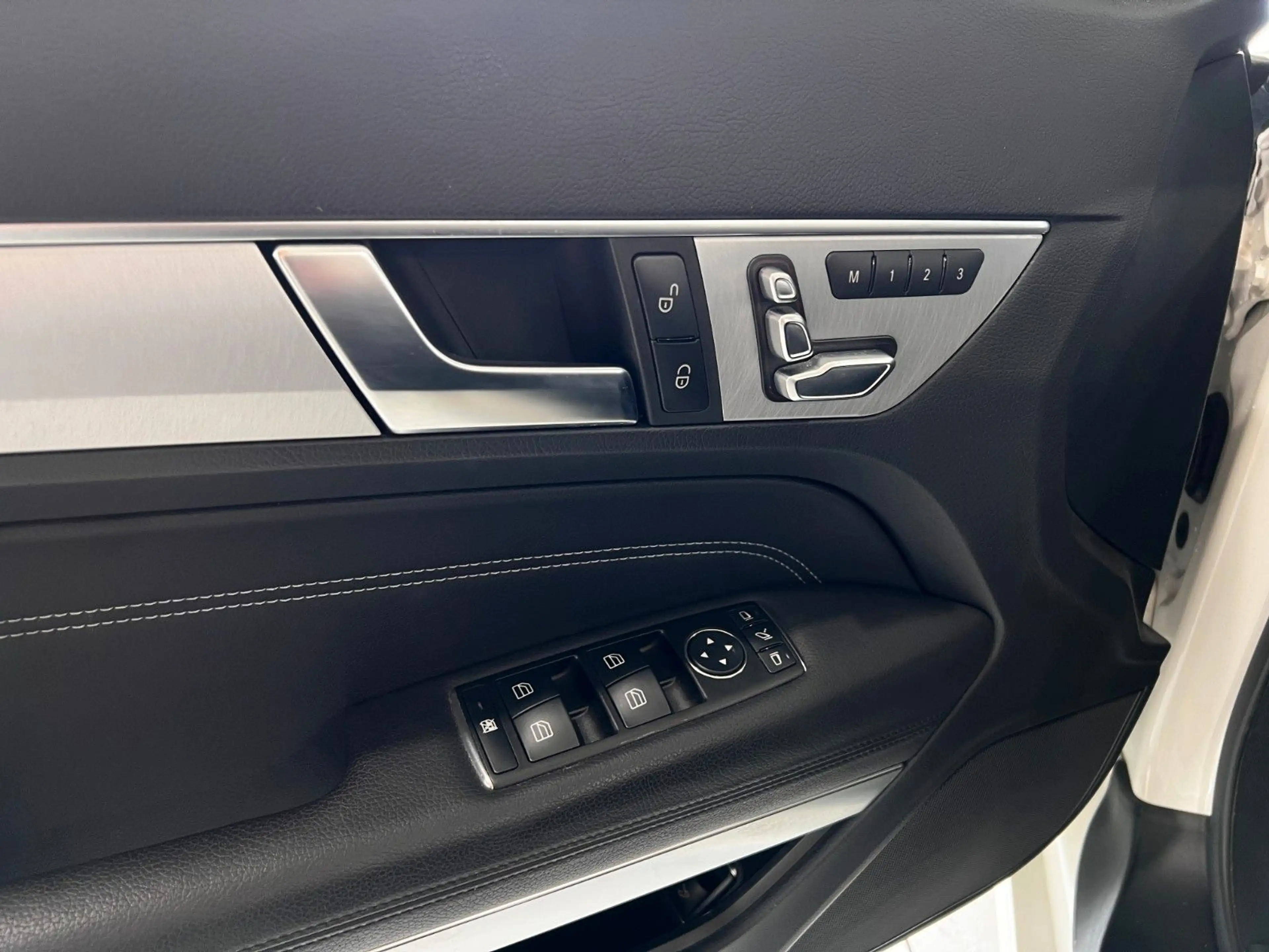 Mercedes-Benz E 350 d Cabrio | EXKLUSIV KONFIGURIERT — photo 17