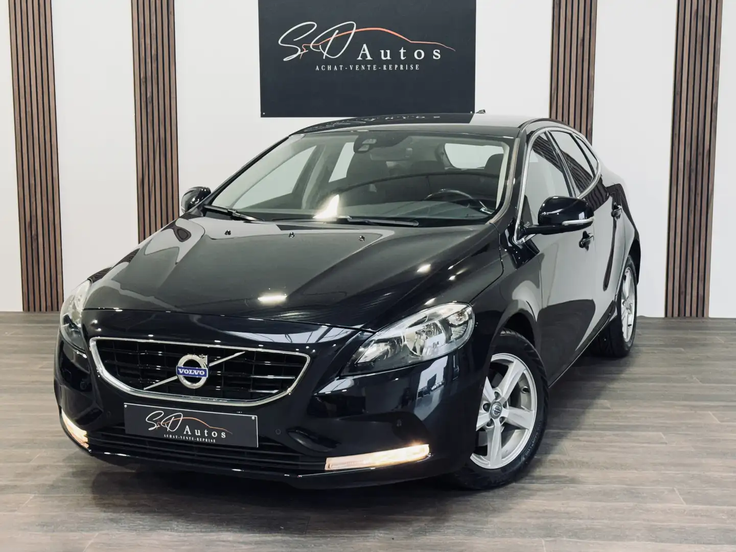 Volvo V40 ** 1ER PROPRIÉTAIRE * CARNET * GARANTIE * - 1