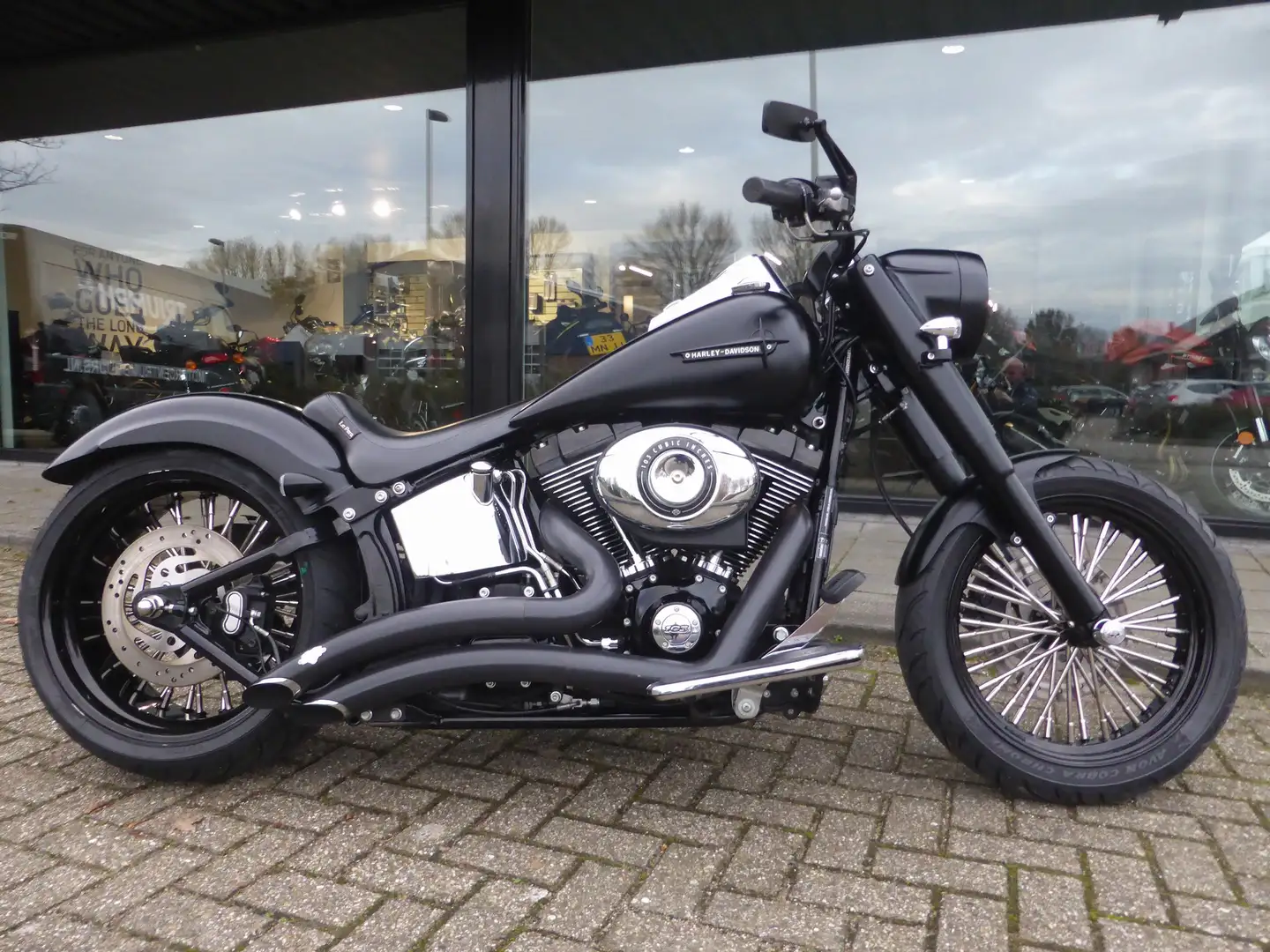 Harley-Davidson Deluxe Softail Special Special Custom by South East Motor Noir - 1