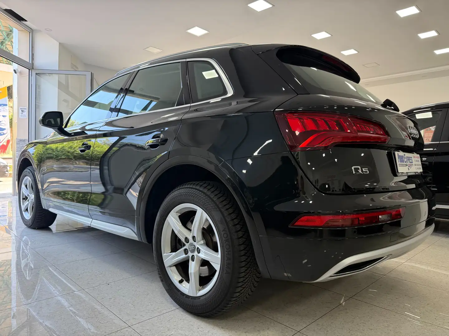 Audi Q5 Q5 II 2017 35 2.0 tdi Sport quattro 163cv s-tronic Nero - 2