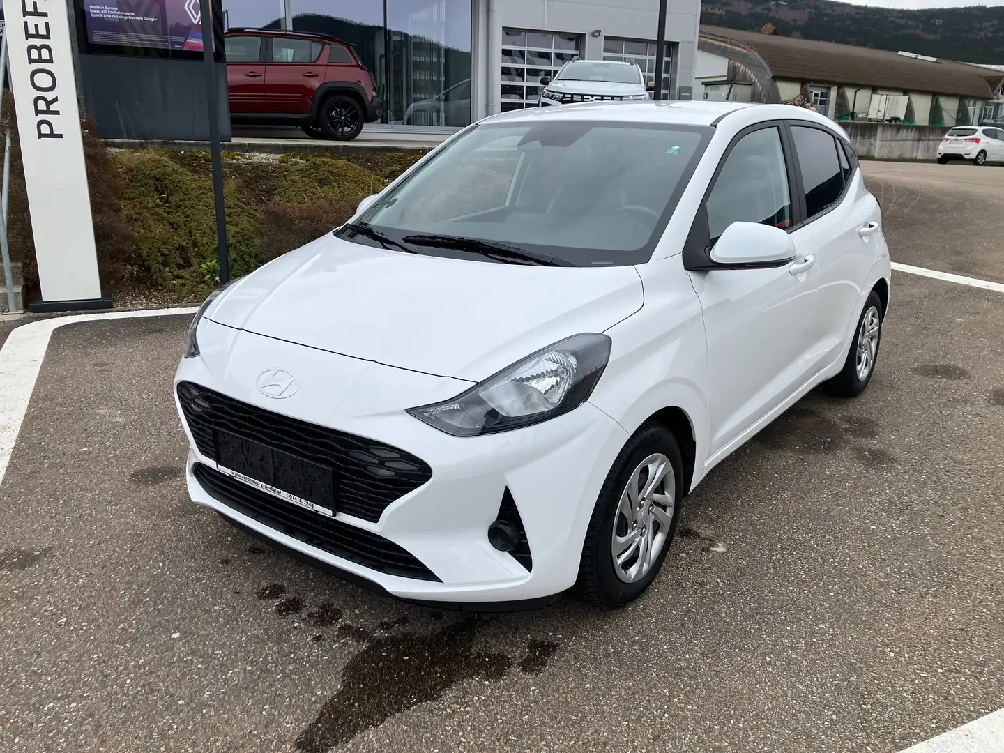 Hyundai i10 i Line Plus 1,0 MT Weiß - 2