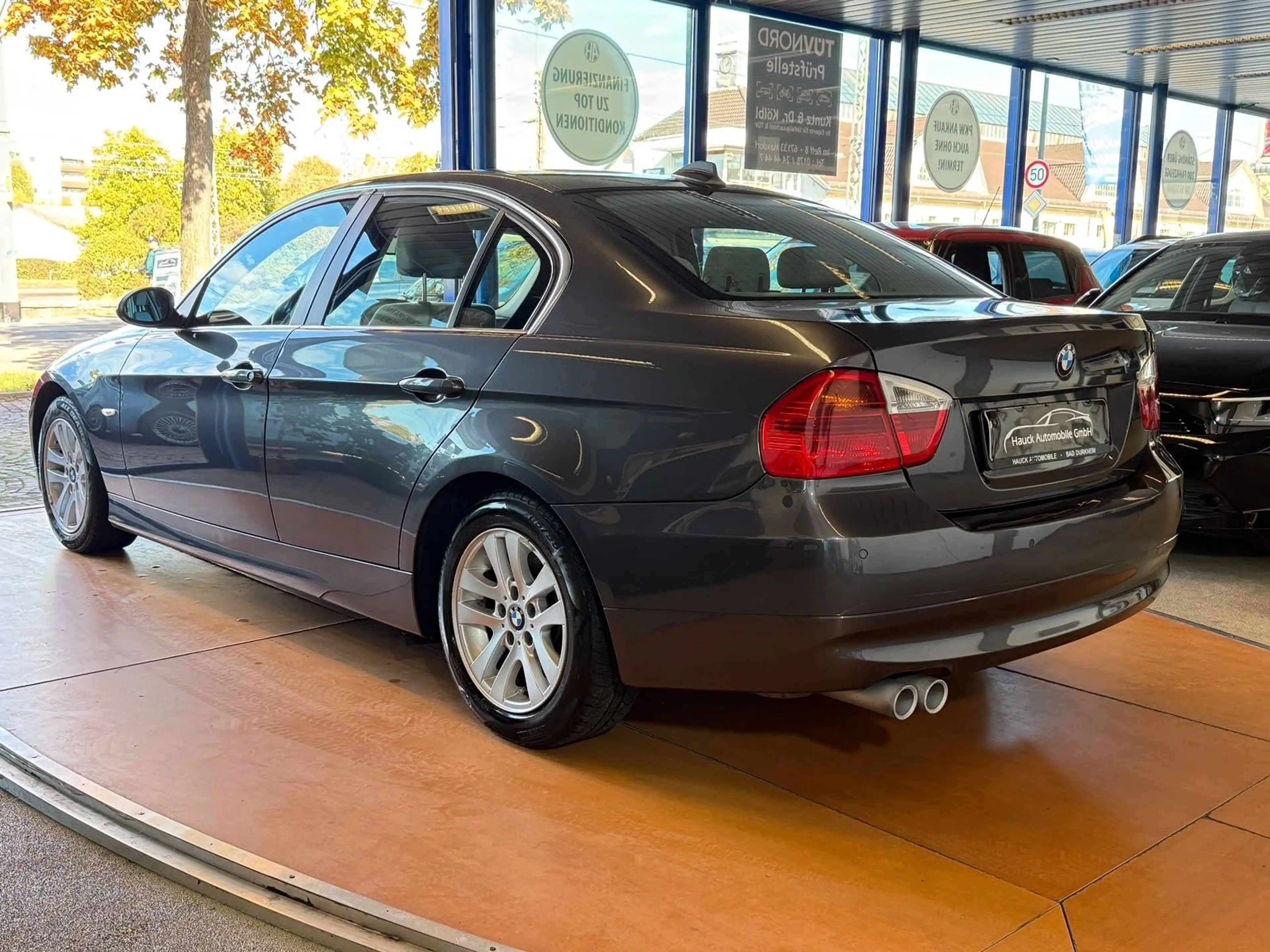 BMW 325 i Limousine 1. Hand / Navi / Xenon / Sitzheiz — photo 3