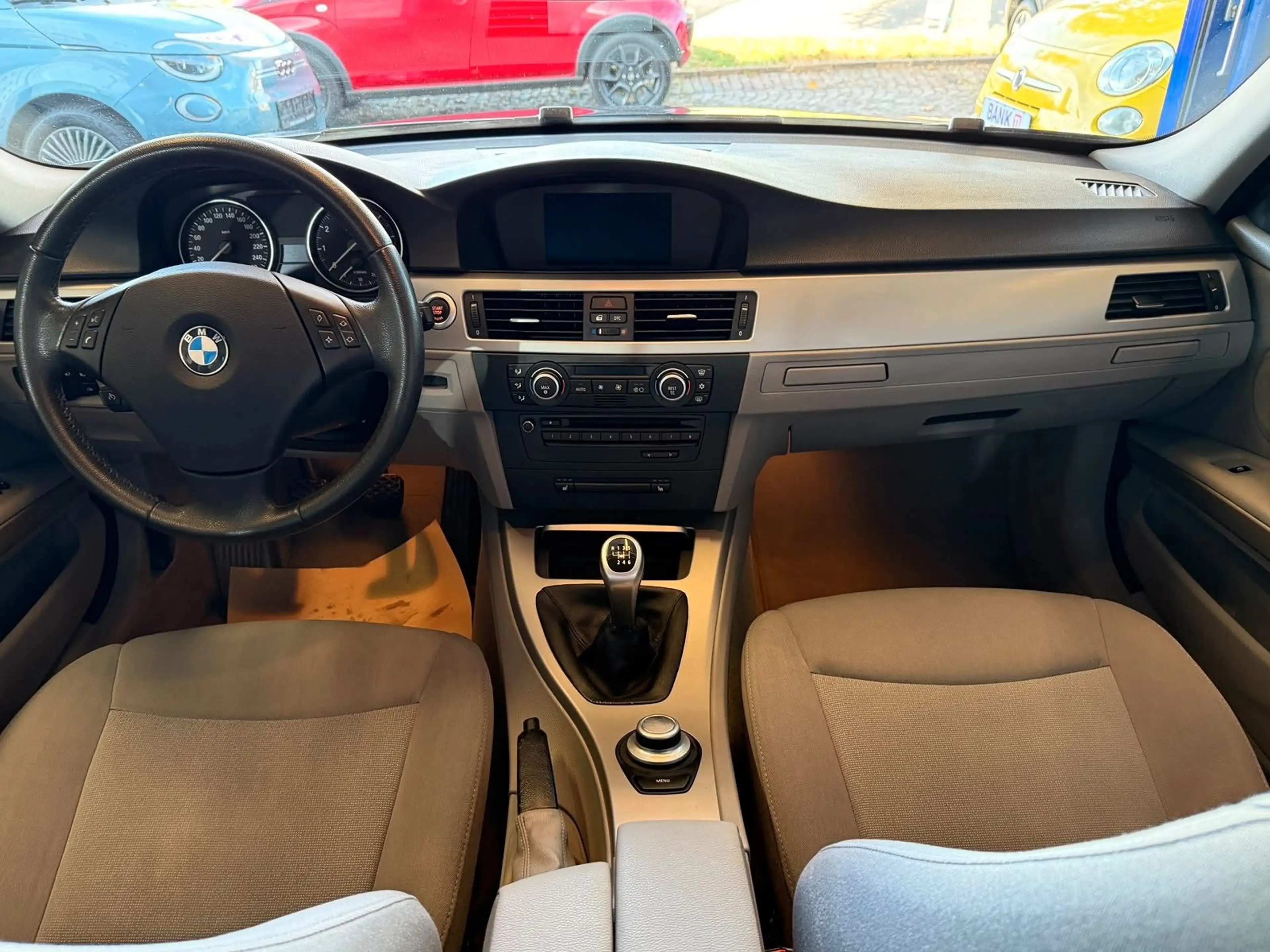BMW 325 i Limousine 1. Hand / Navi / Xenon / Sitzheiz — photo 15