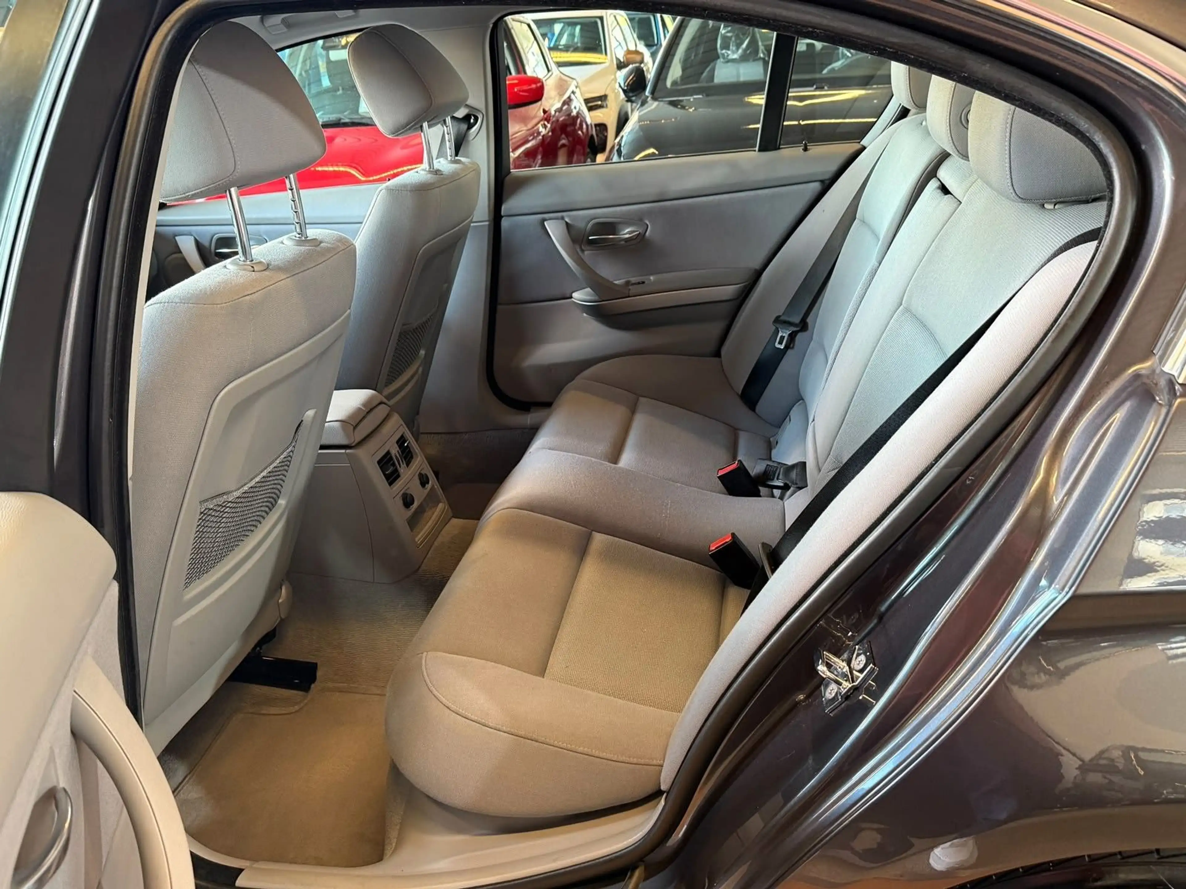 BMW 325 i Limousine 1. Hand / Navi / Xenon / Sitzheiz — photo 10