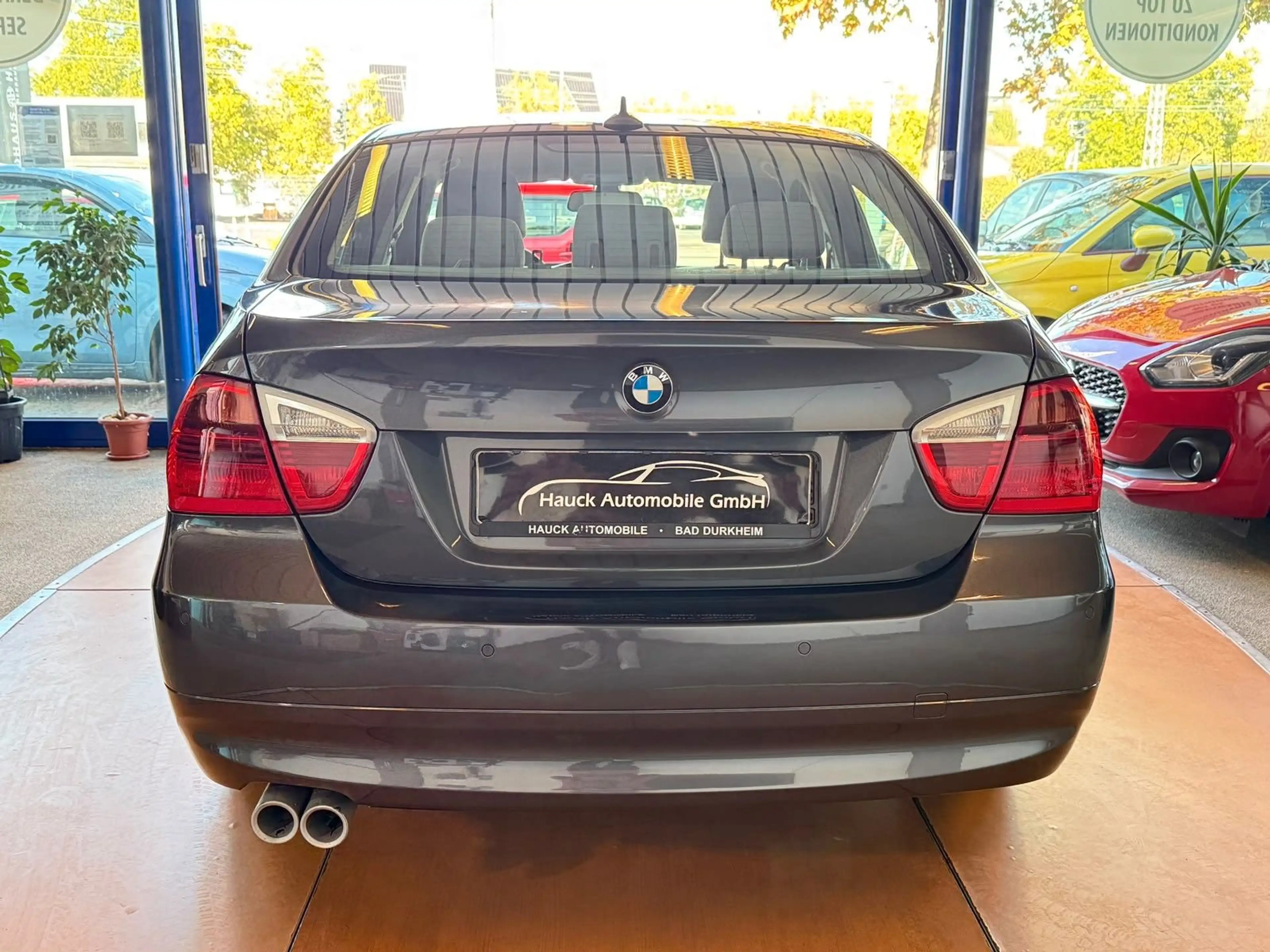 BMW 325 i Limousine 1. Hand / Navi / Xenon / Sitzheiz — photo 4