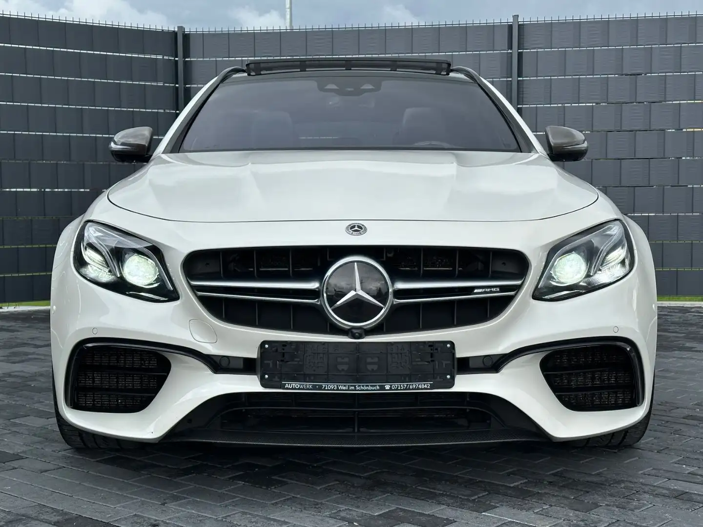Mercedes-Benz E 63 AMG S T*PANO*KERAMIK*NIGHT*DISTR+*360*WIDE* Weiß - 2
