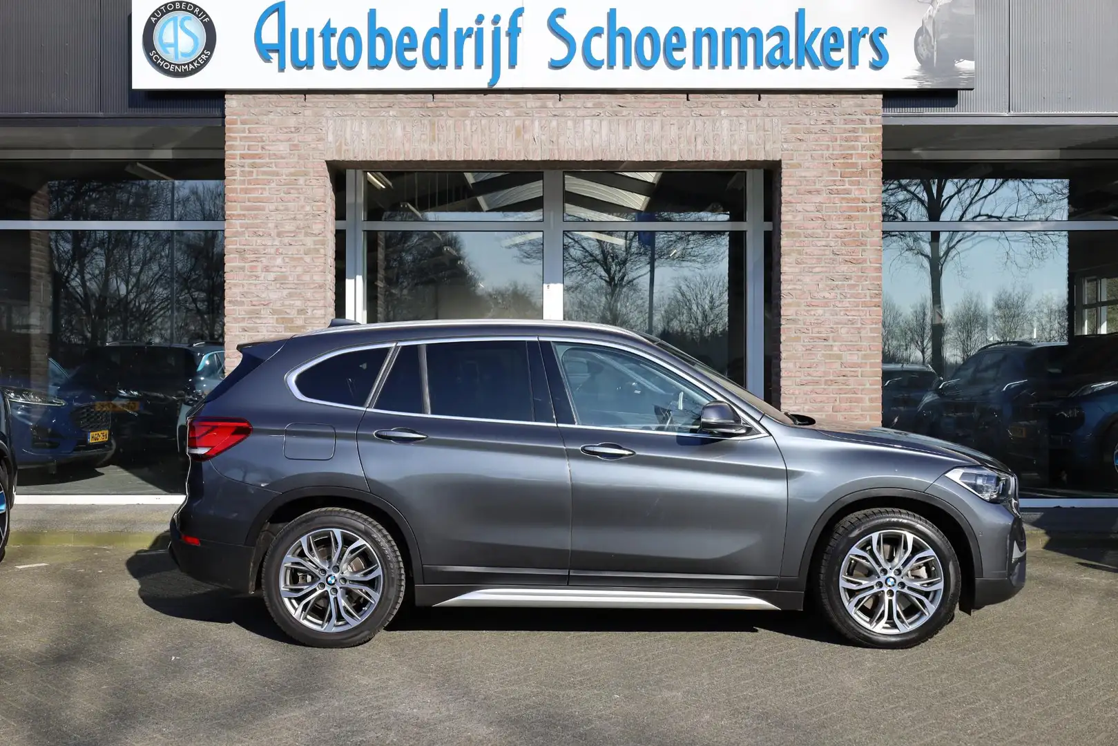 BMW X1 xDrive25e High Executive Edition PLUG-IN! LEER TRE Grijs - 2