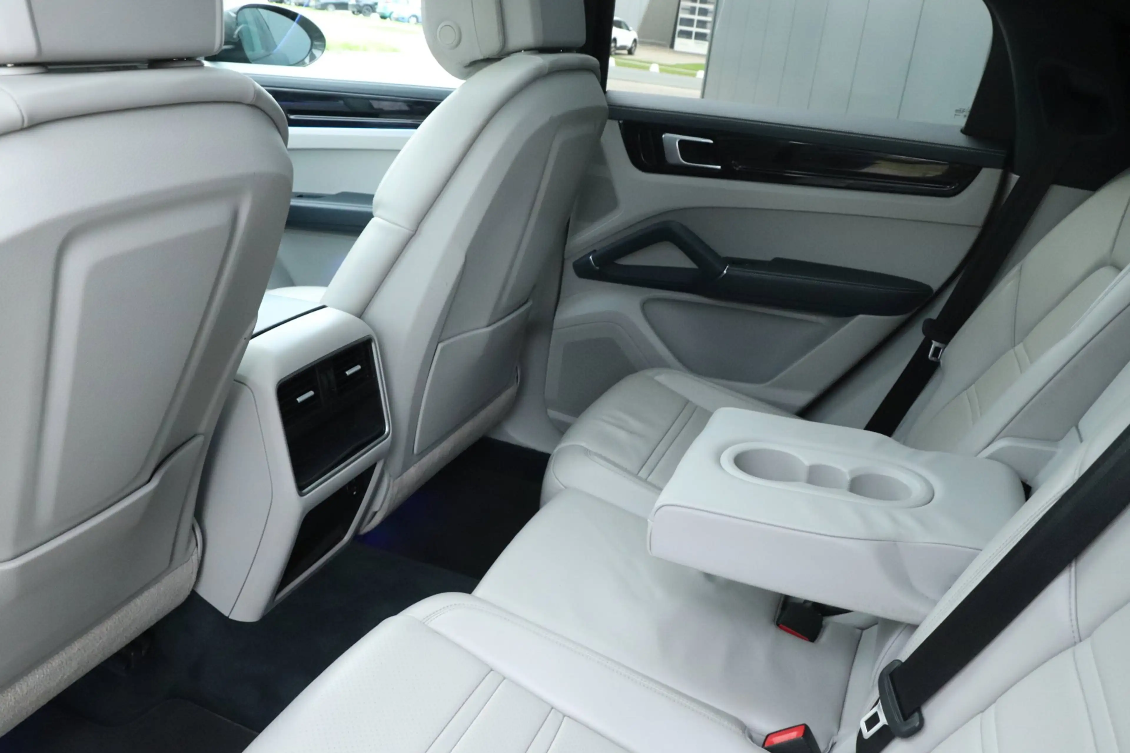 Porsche Cayenne Coupé 3.0 E-Hybrid | Sport Chrono | ACC | Bose | S — photo 23
