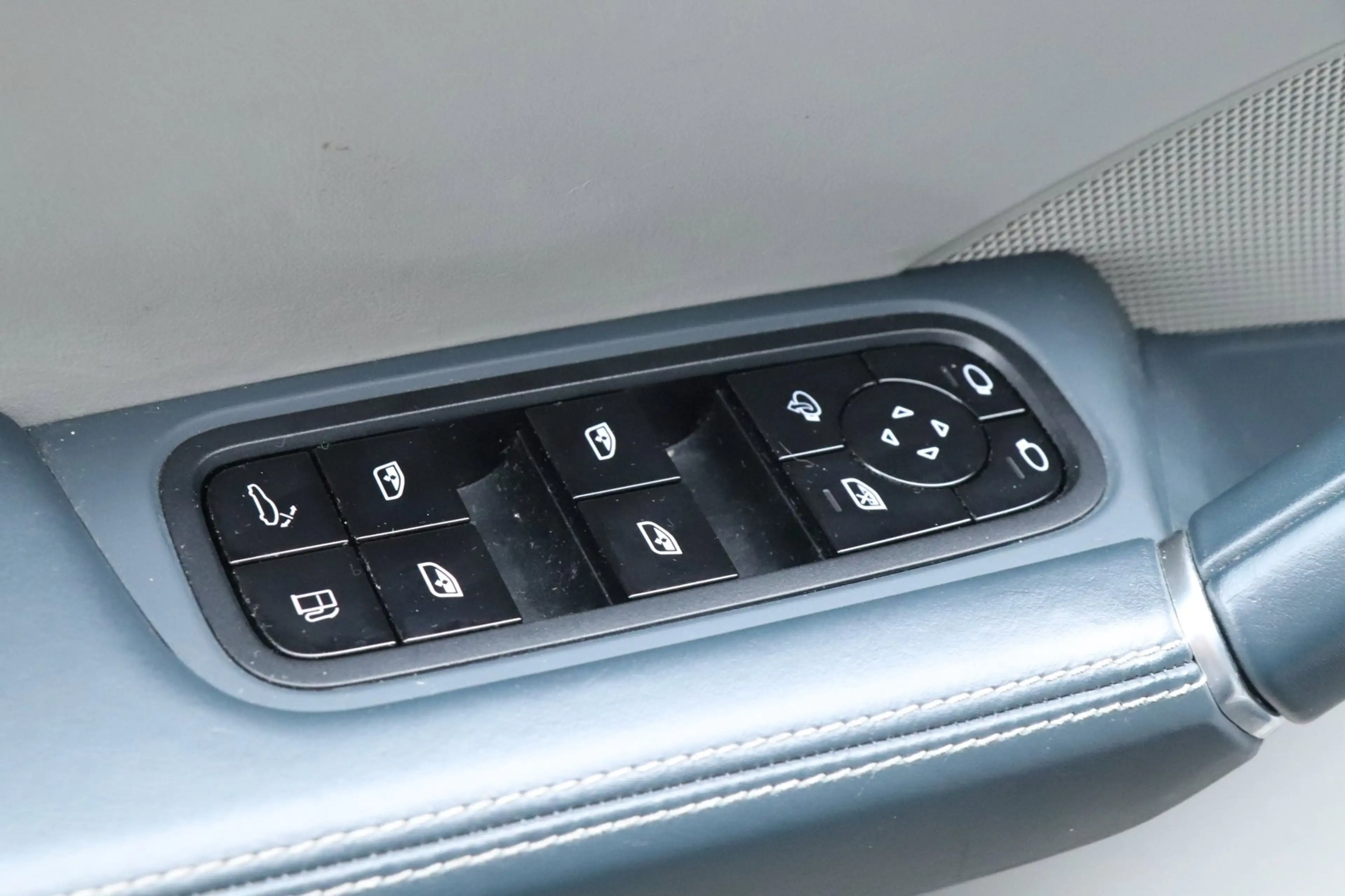 Porsche Cayenne Coupé 3.0 E-Hybrid | Sport Chrono | ACC | Bose | S — photo 20