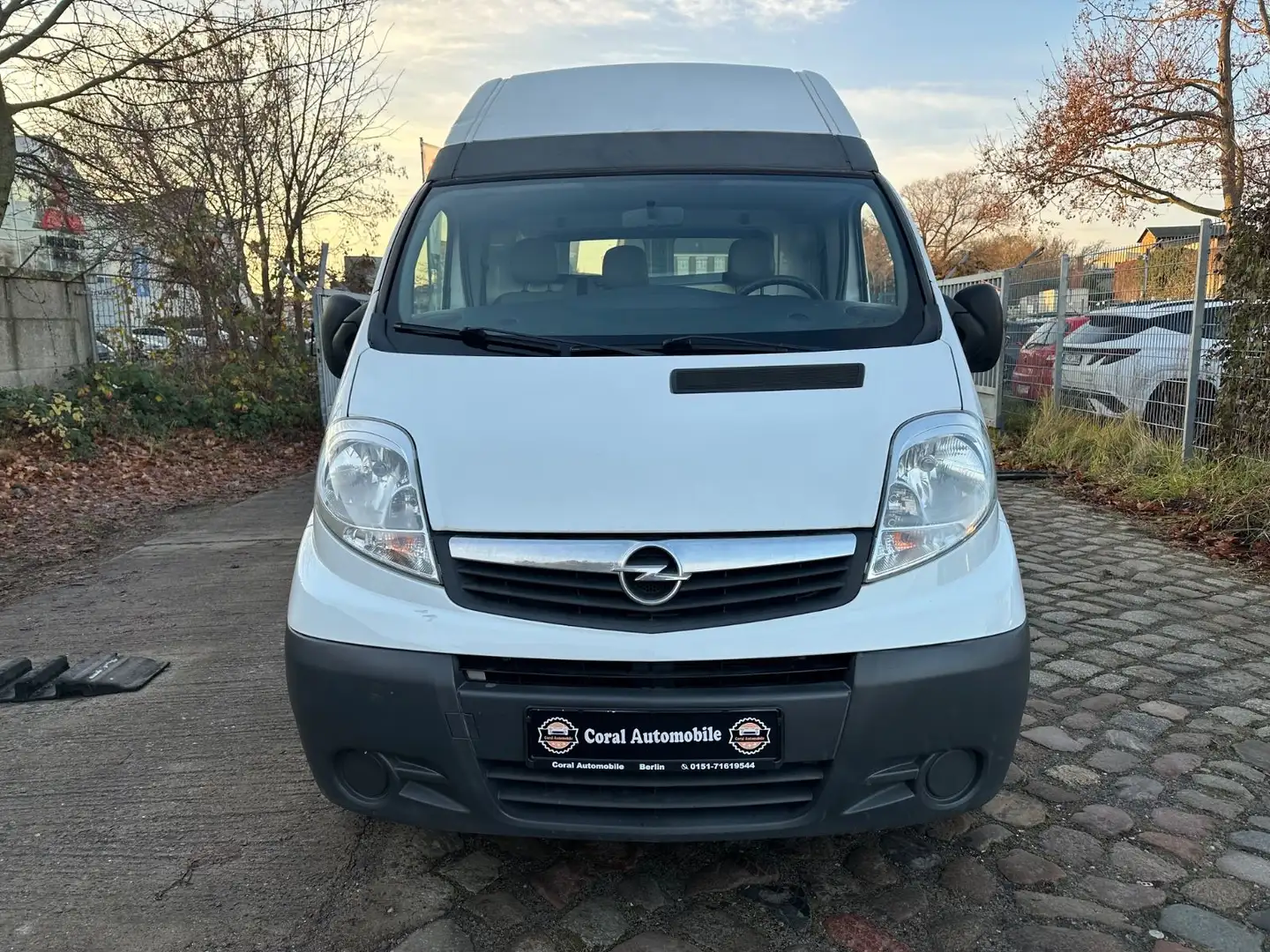 Opel Vivaro Kasten L1H2 2,9t*80TKM*AHK*TÜV NEU Blanc - 2