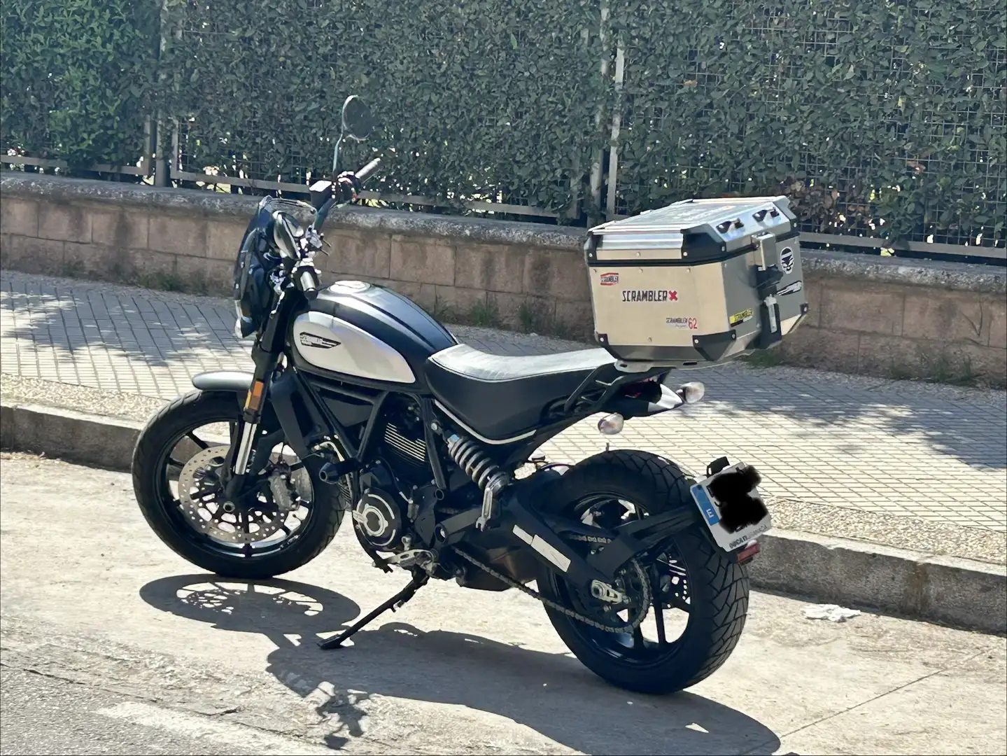 Ducati Scrambler Icon Dark - 2