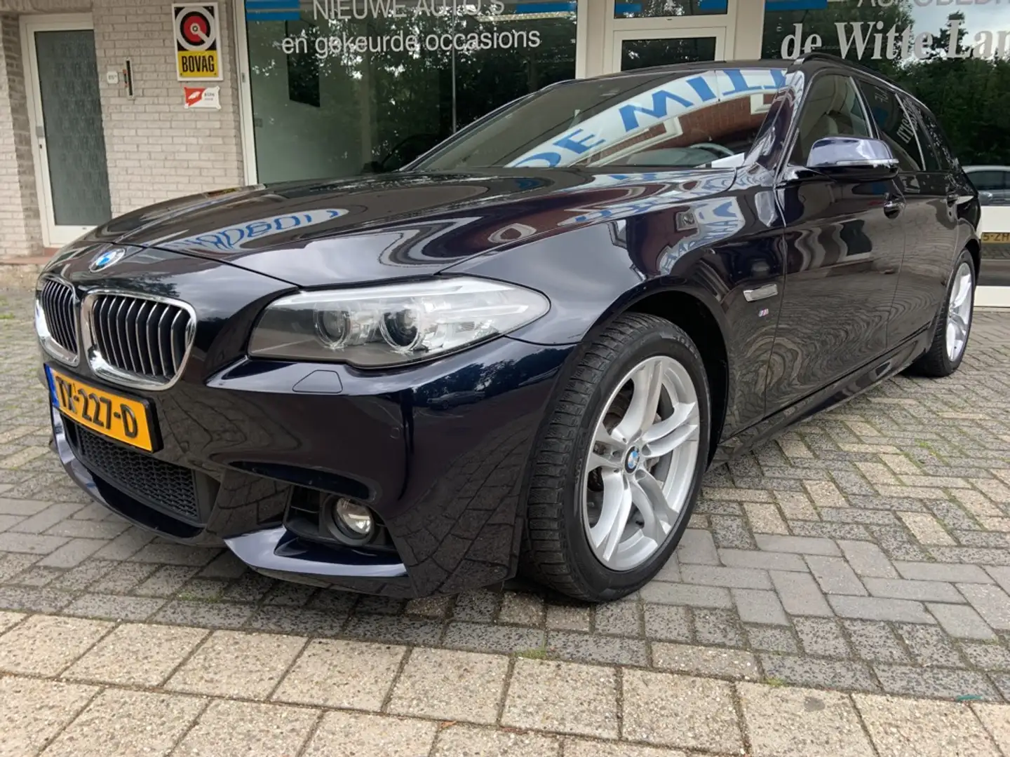 BMW 535 5-SERIE TOURING XI/AWD/HIGH EXECUTIVE/M PAKKET LUC Zwart - 1