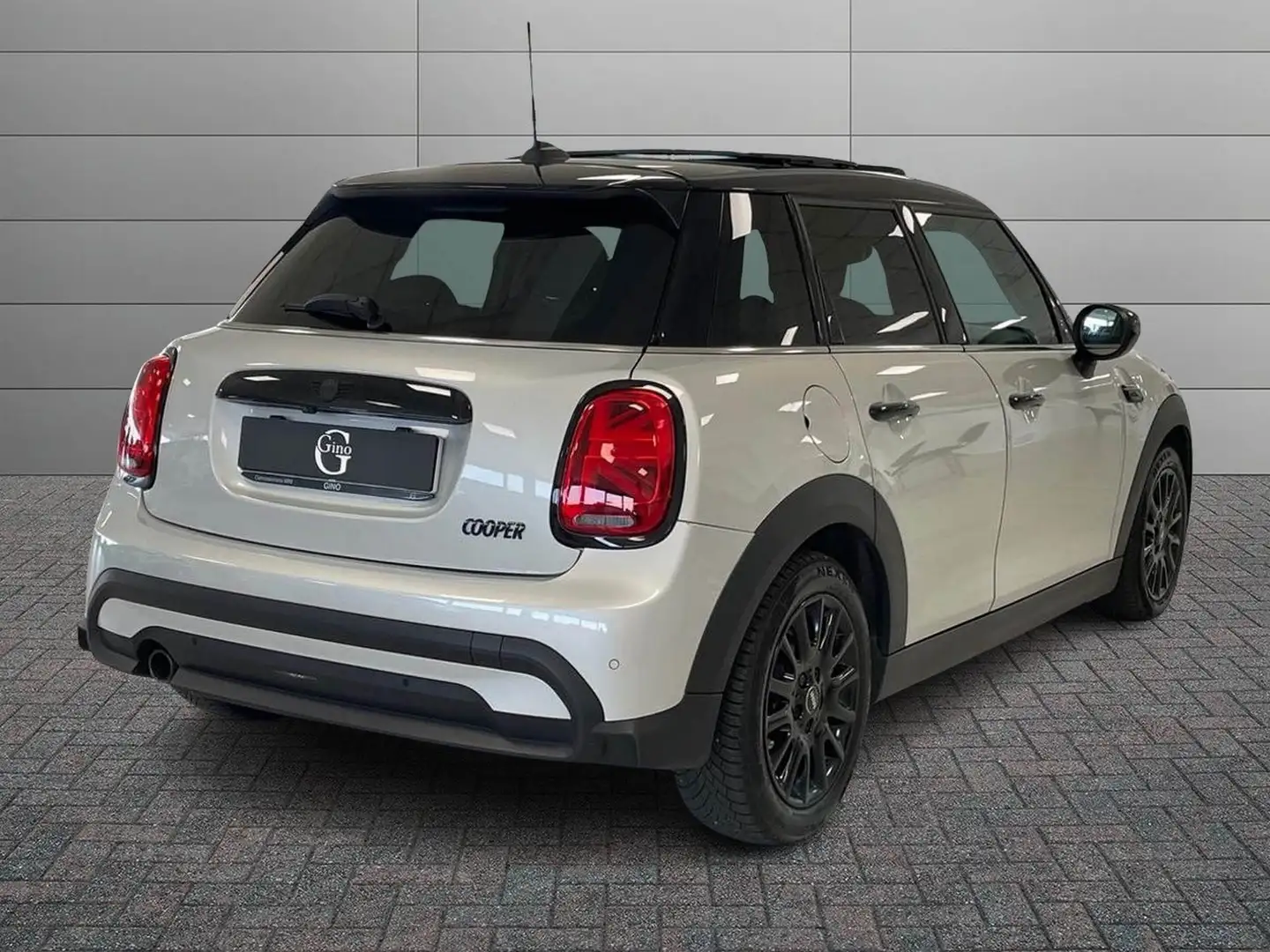 MINI Cooper 5p 1.5 Cooper Classic auto Argent - 2