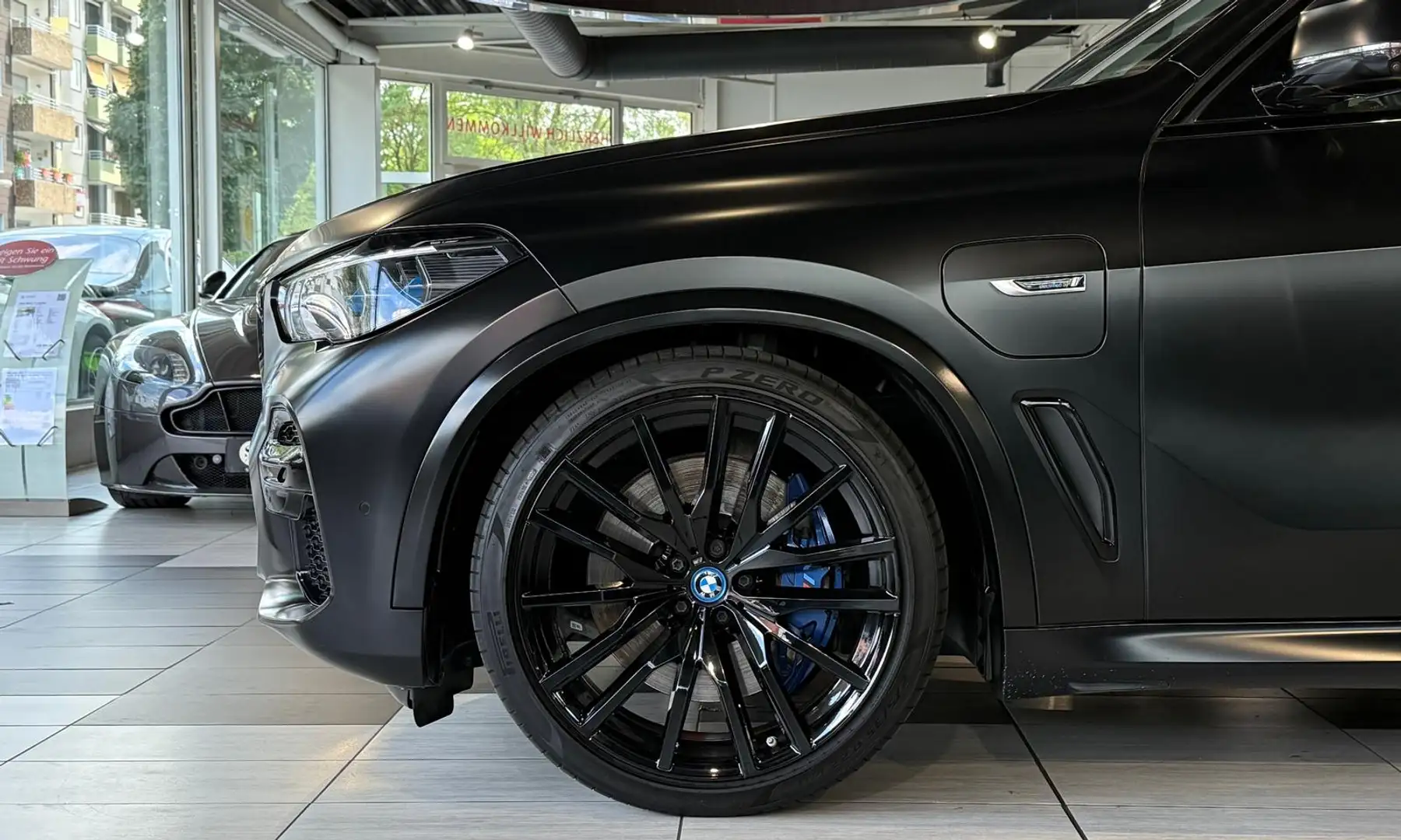 BMW X5 xDrive 45 e M Sport*Pano-Sky*Massage*B&W*TV Noir - 2