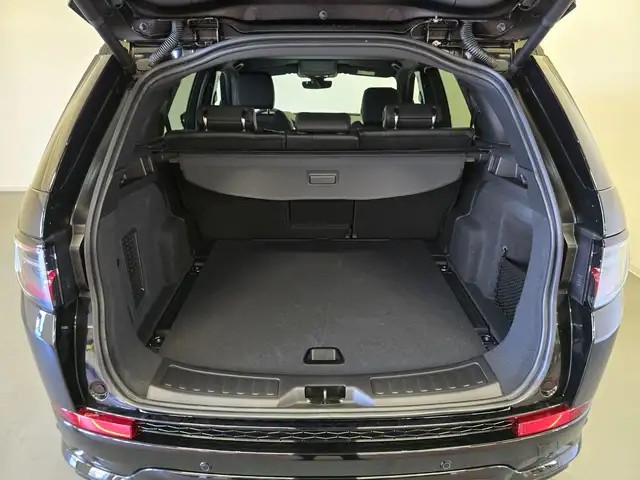 Land Rover Discovery Sport view 10