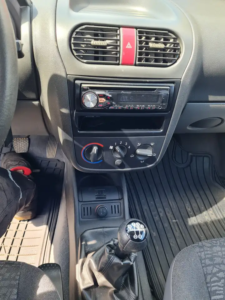 Opel Corsa 1.2 16V Comfort, foto 6
