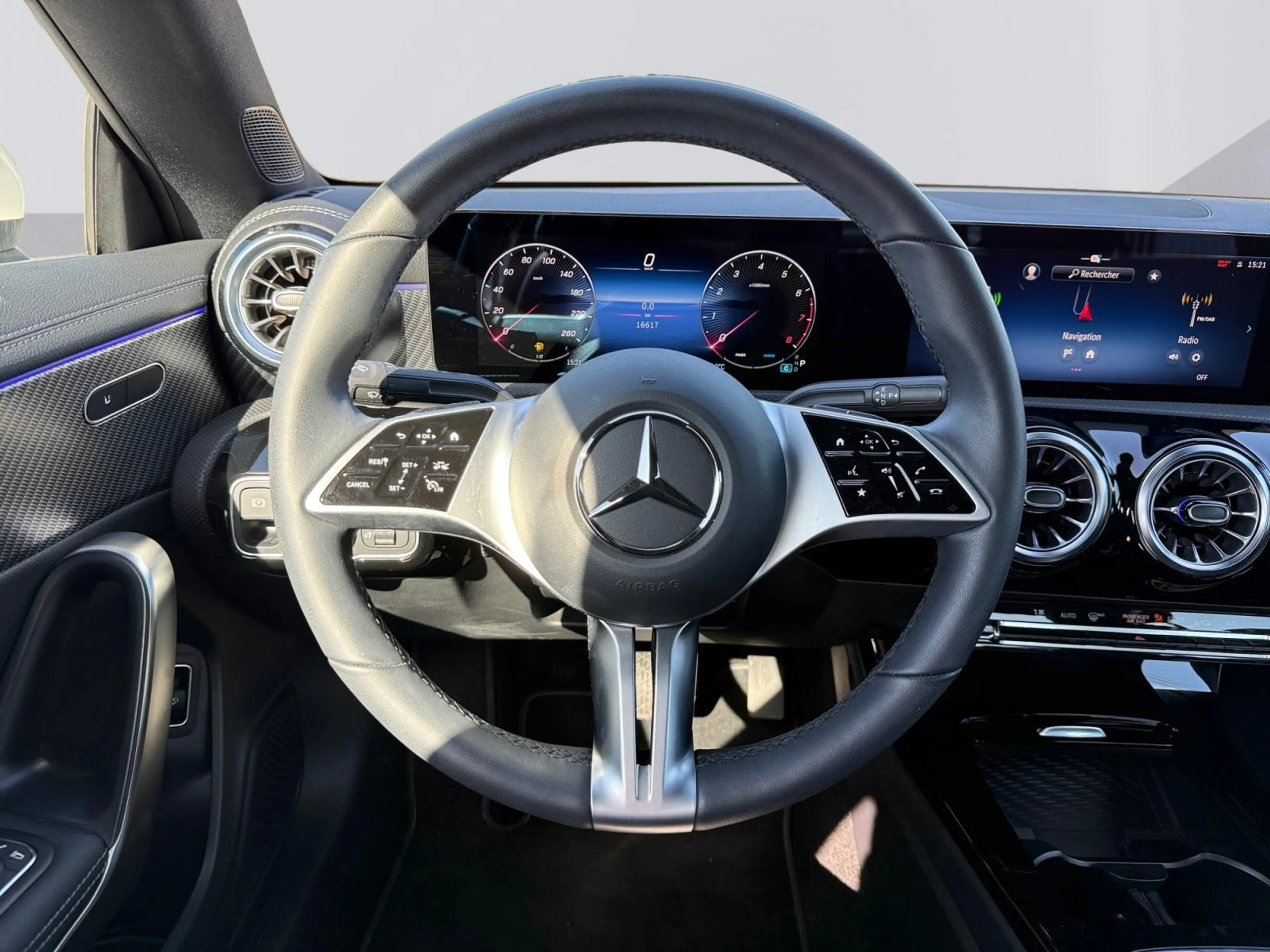 Mercedes-Benz CLA 180 Coupé Progressive — photo 14