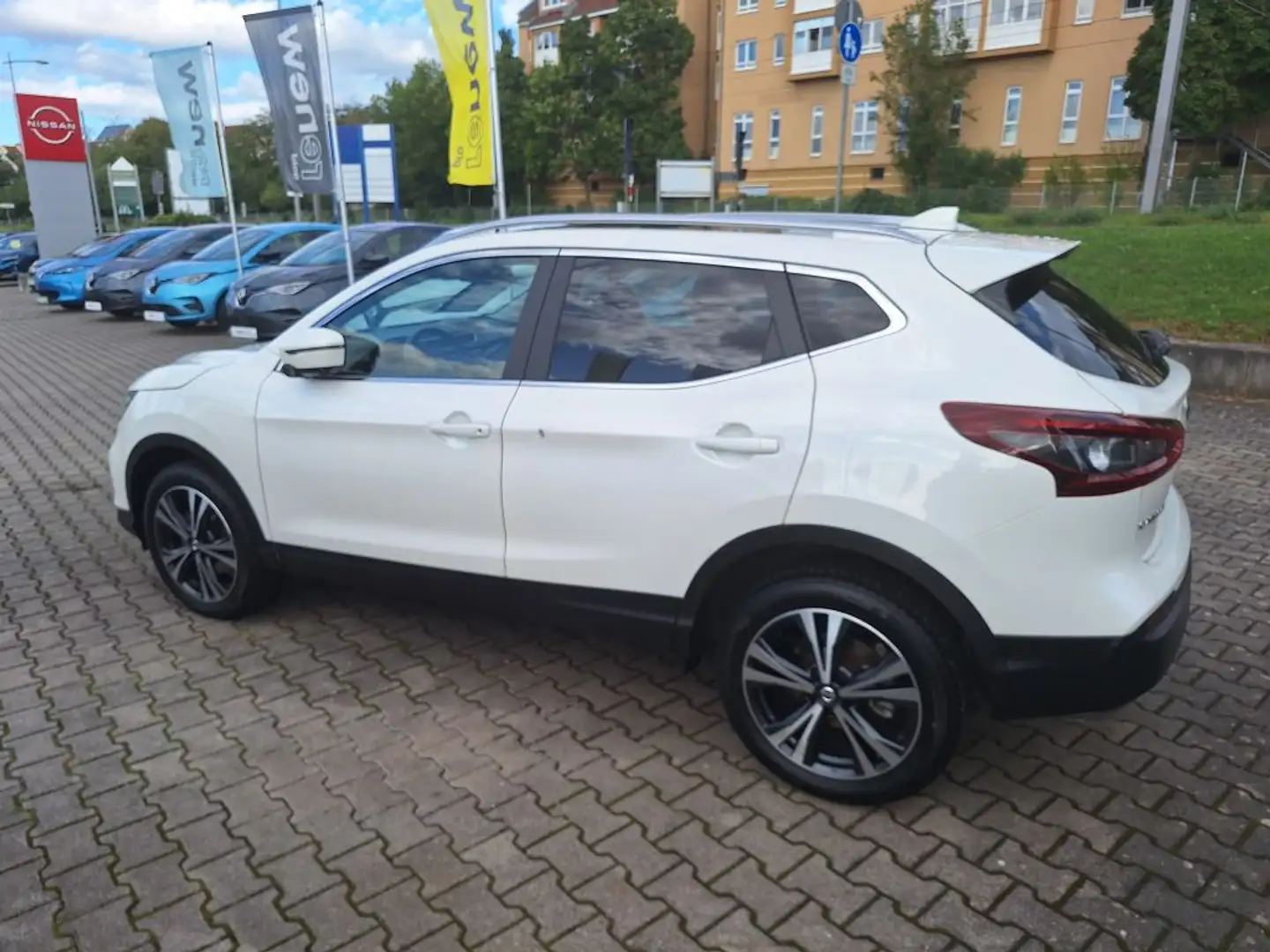 Nissan Qashqai 1.3 DIG-T ZAMA Weiß - 2