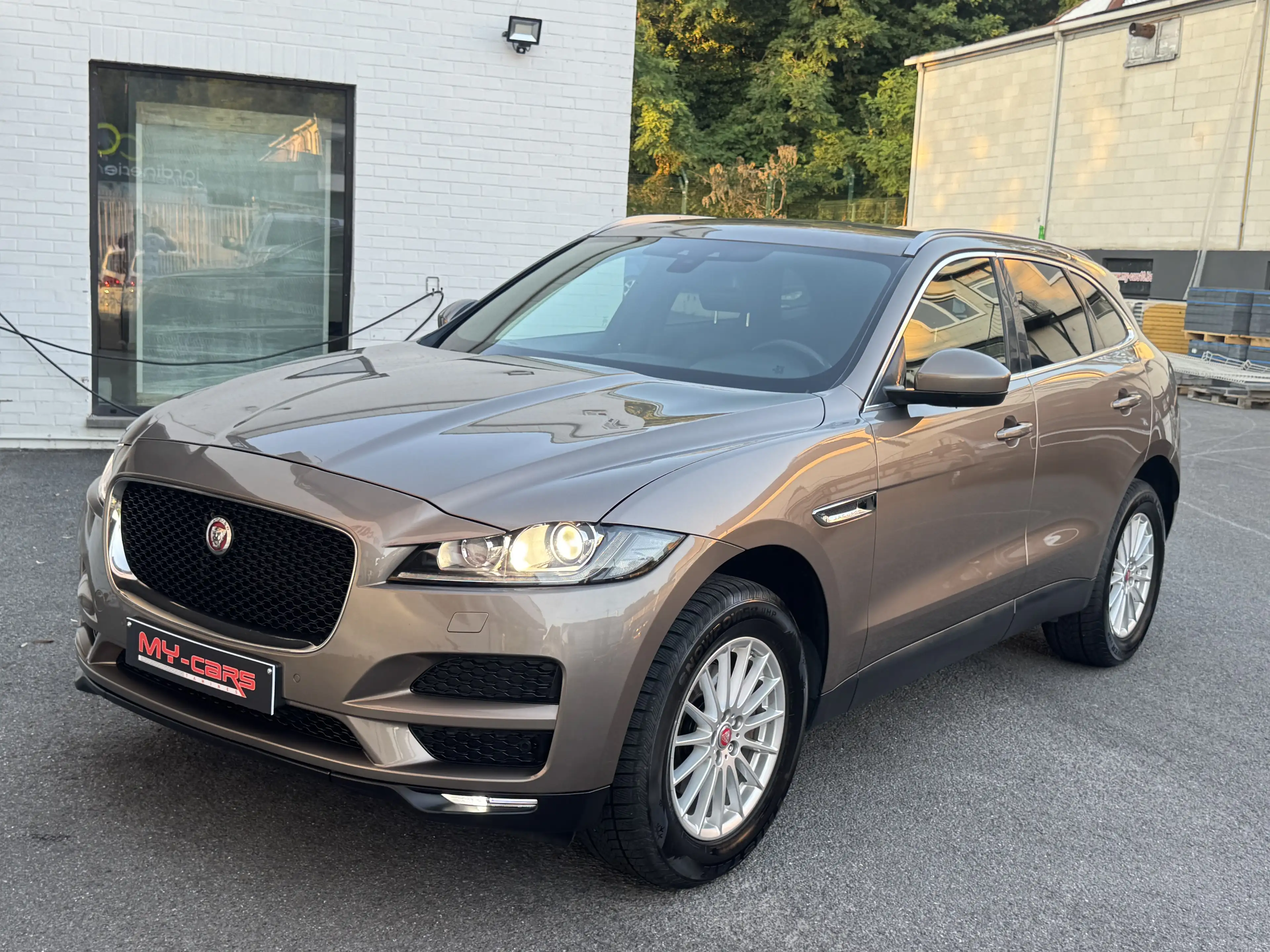 Jaguar F-Pace AUTOMATIQUE 2000 DIESEL PRESTIGE GPS CUIR CLIM FULL OPTION ETAT NEUVE — photo 13