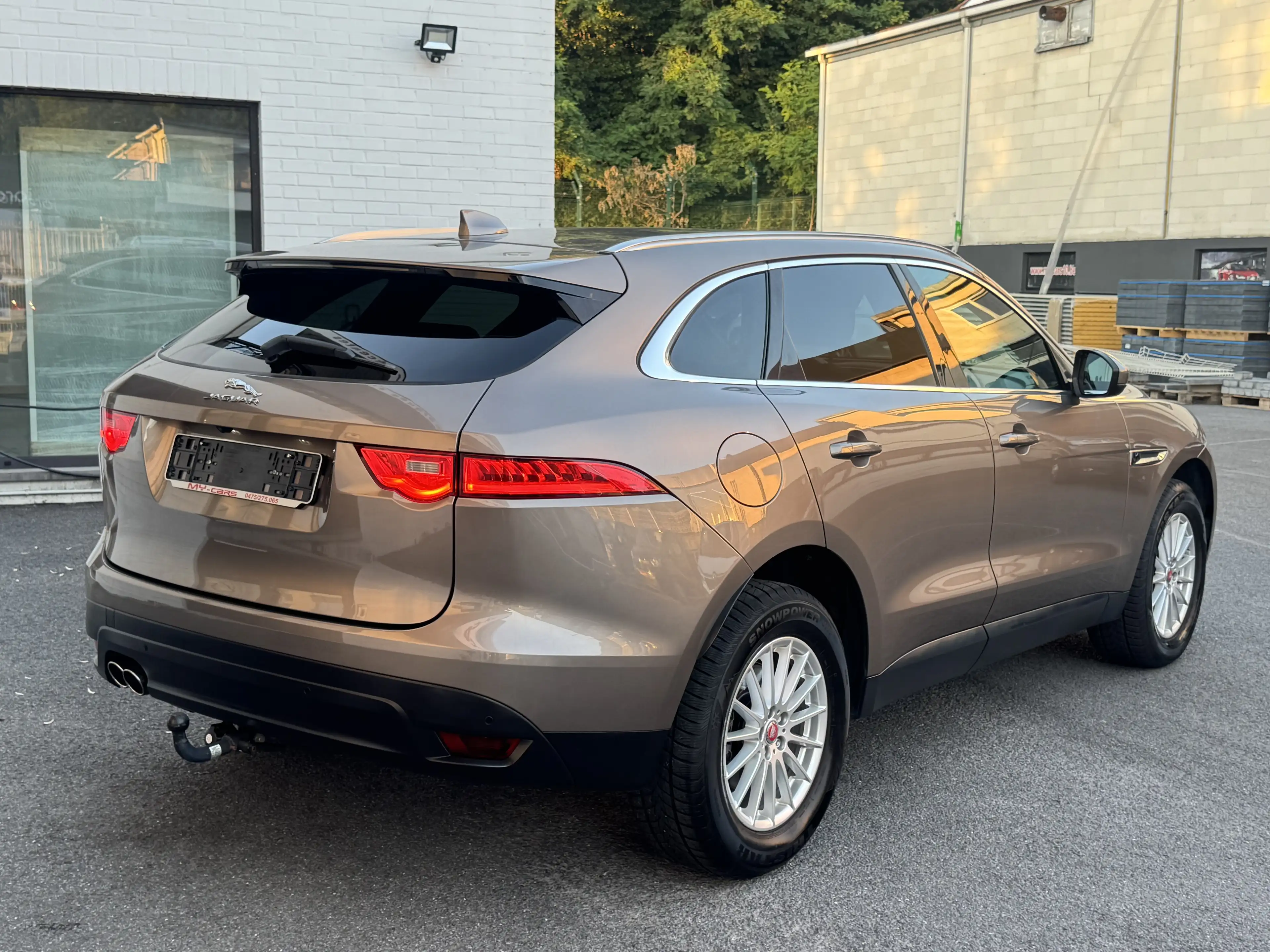 Jaguar F-Pace AUTOMATIQUE 2000 DIESEL PRESTIGE GPS CUIR CLIM FULL OPTION ETAT NEUVE — photo 6
