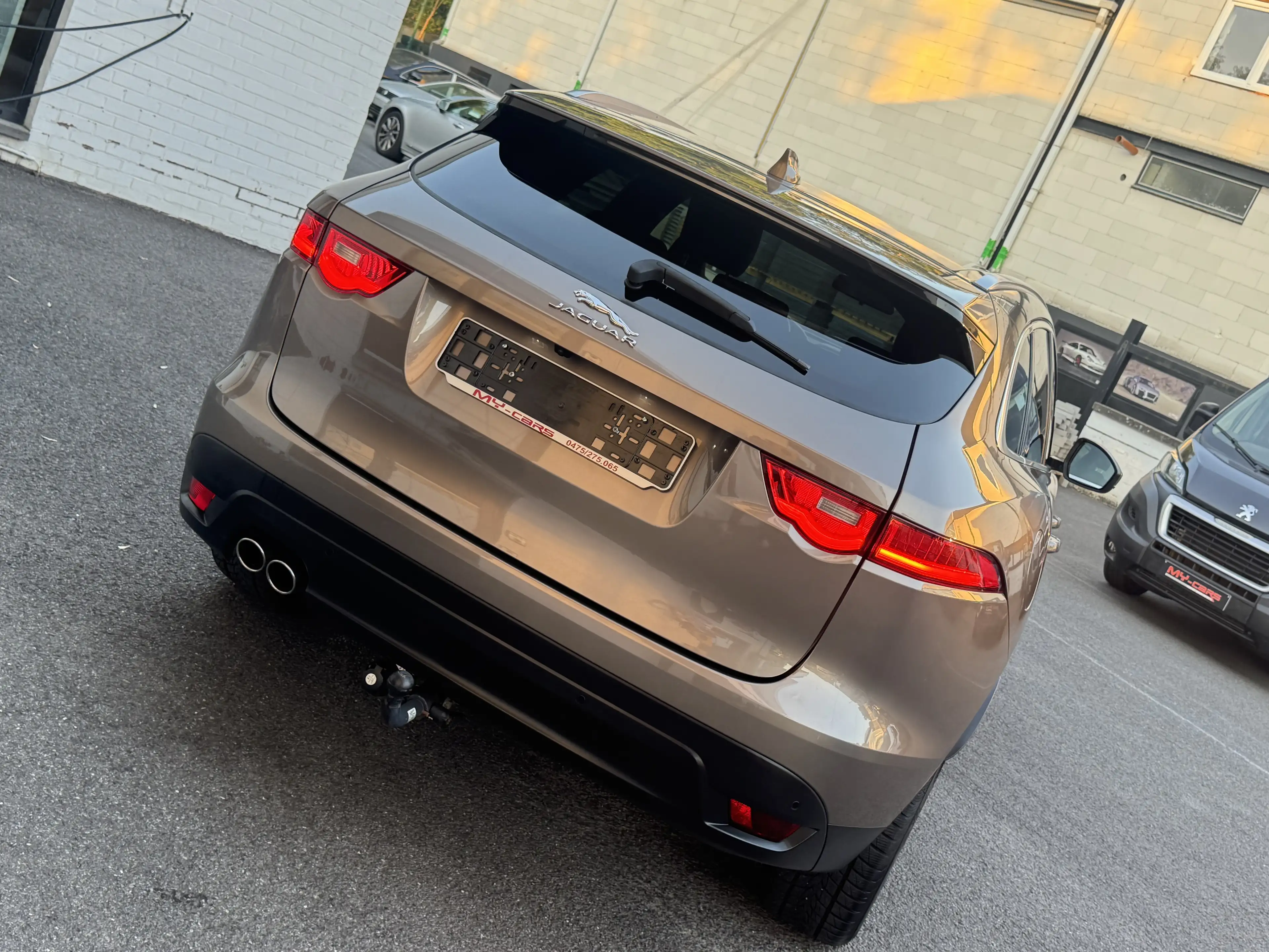Jaguar F-Pace AUTOMATIQUE 2000 DIESEL PRESTIGE GPS CUIR CLIM FULL OPTION ETAT NEUVE — photo 7