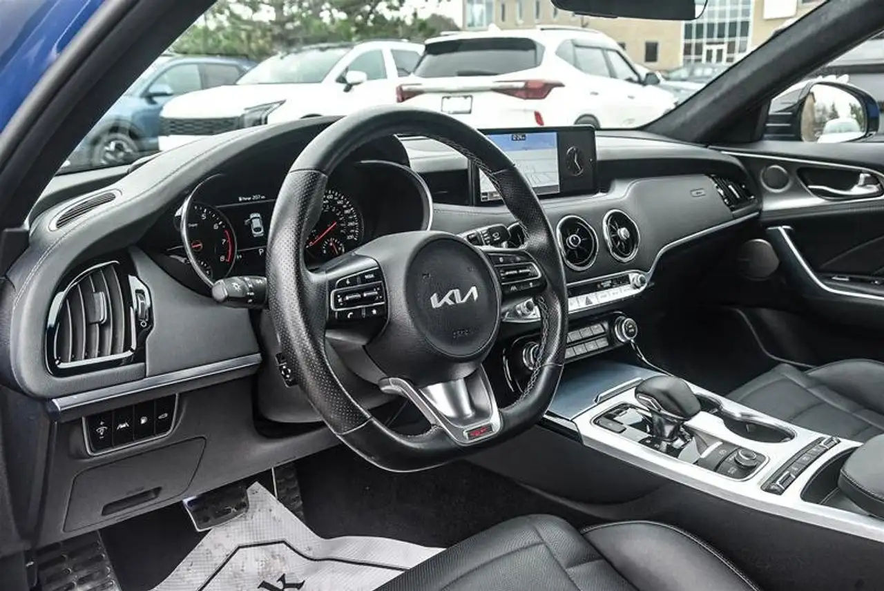 Kia Stinger снимка Kia Stinger