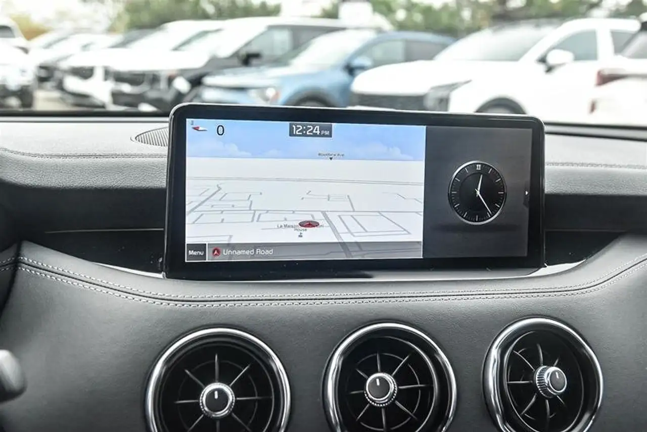 Kia Stinger снимка Kia Stinger