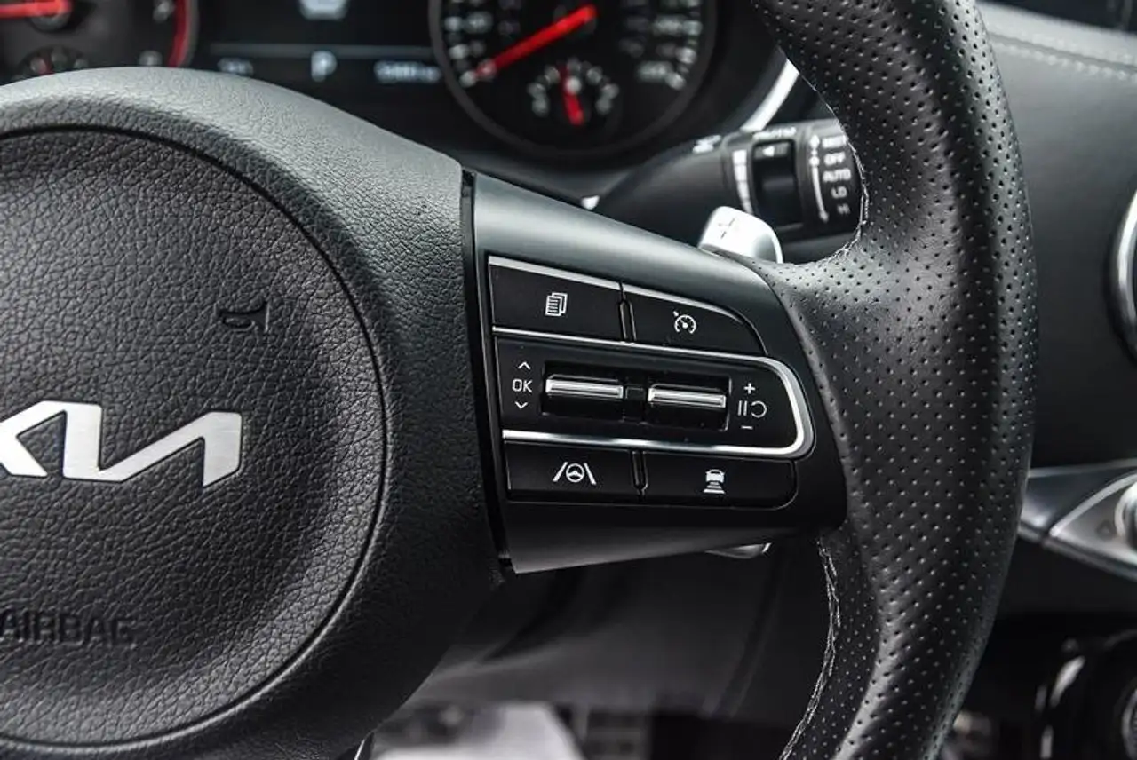 Kia Stinger снимка Kia Stinger