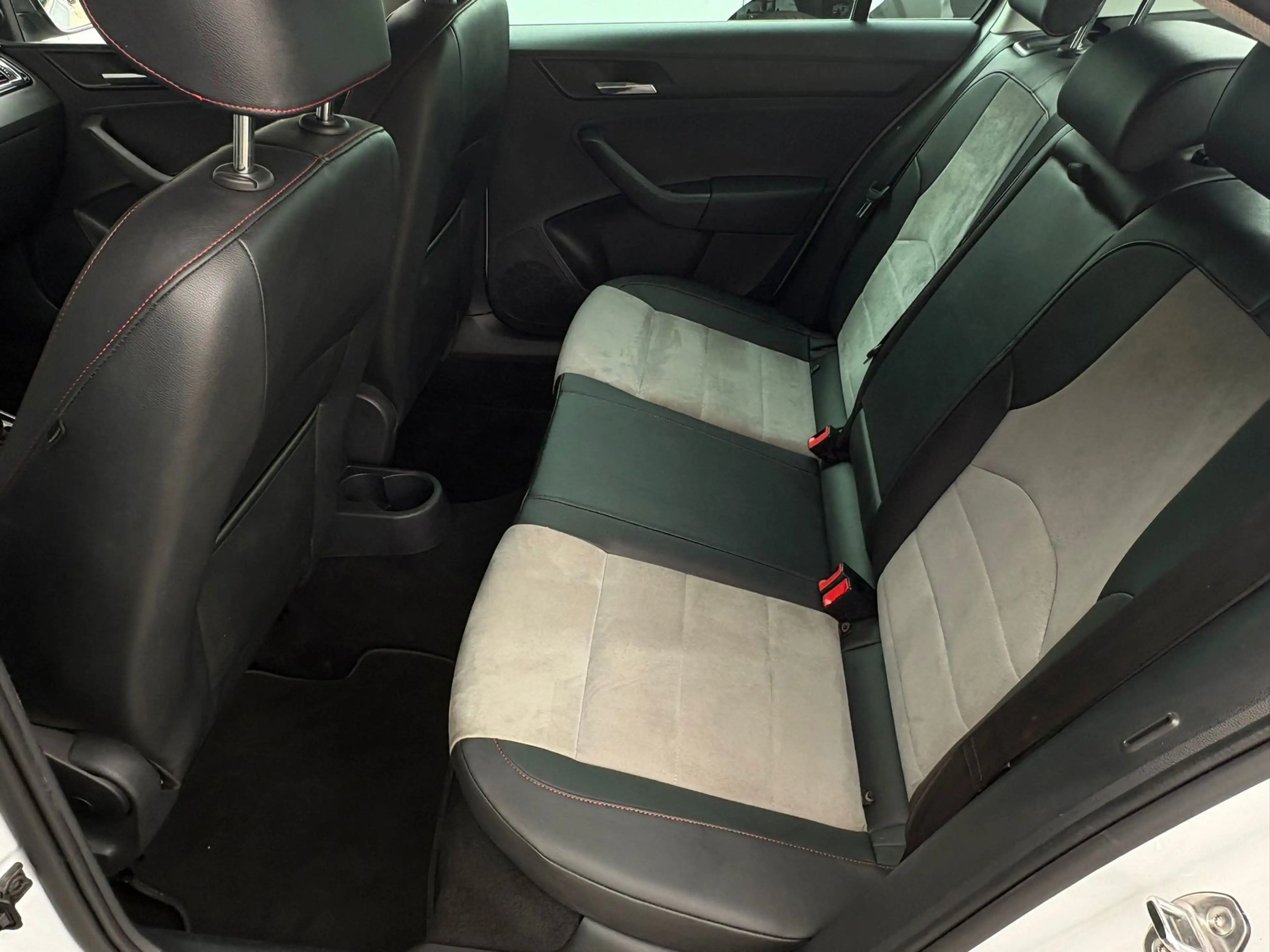 SEAT Toledo 1.2 TSI FR Connect vol jaar apk — photo 7
