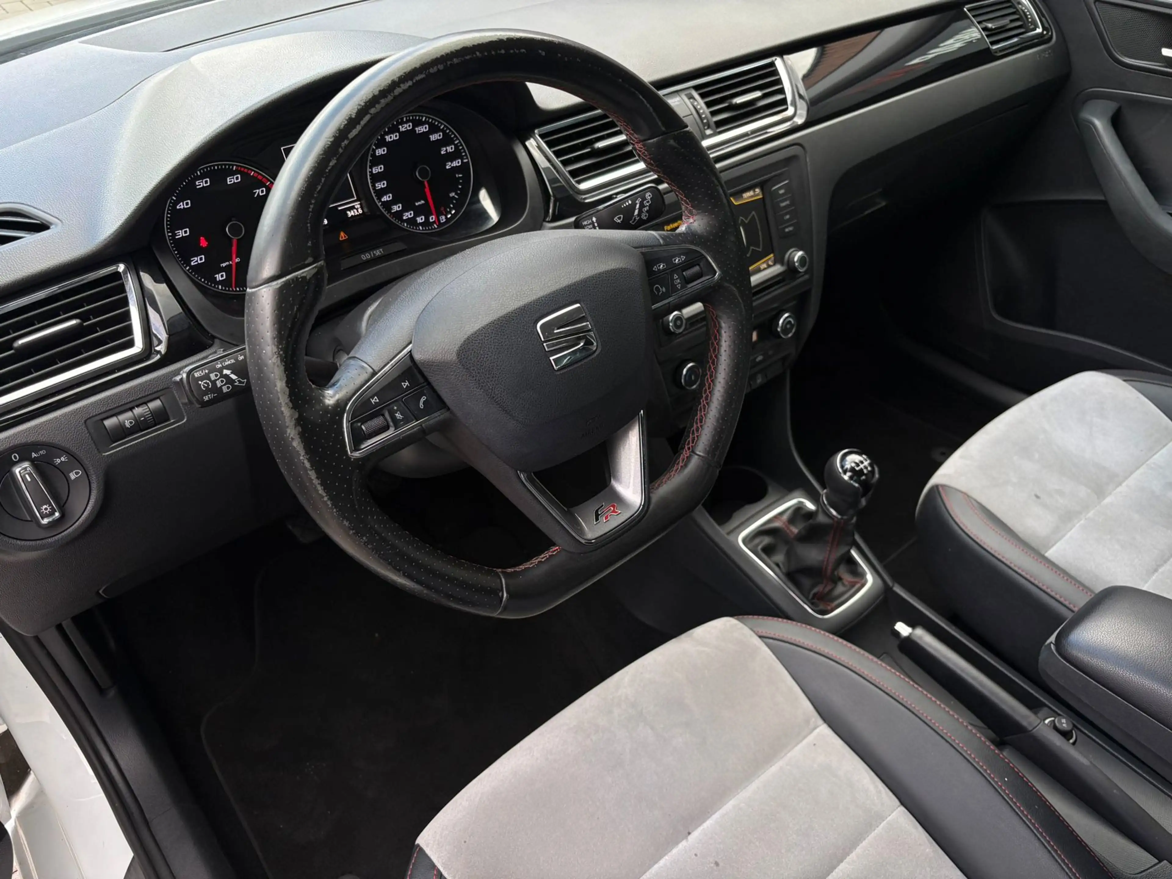 SEAT Toledo 1.2 TSI FR Connect vol jaar apk — photo 9