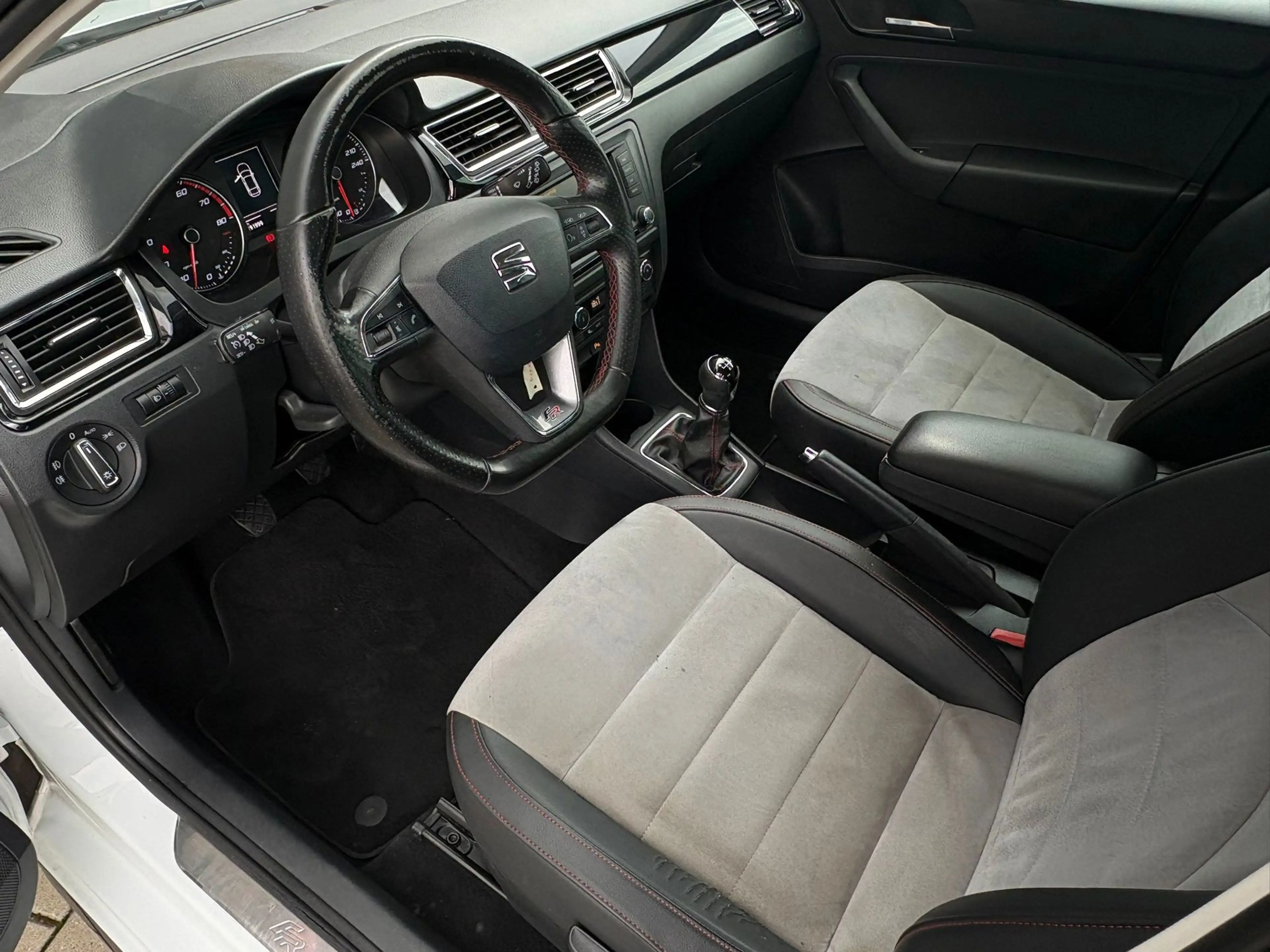 SEAT Toledo 1.2 TSI FR Connect vol jaar apk — photo 6