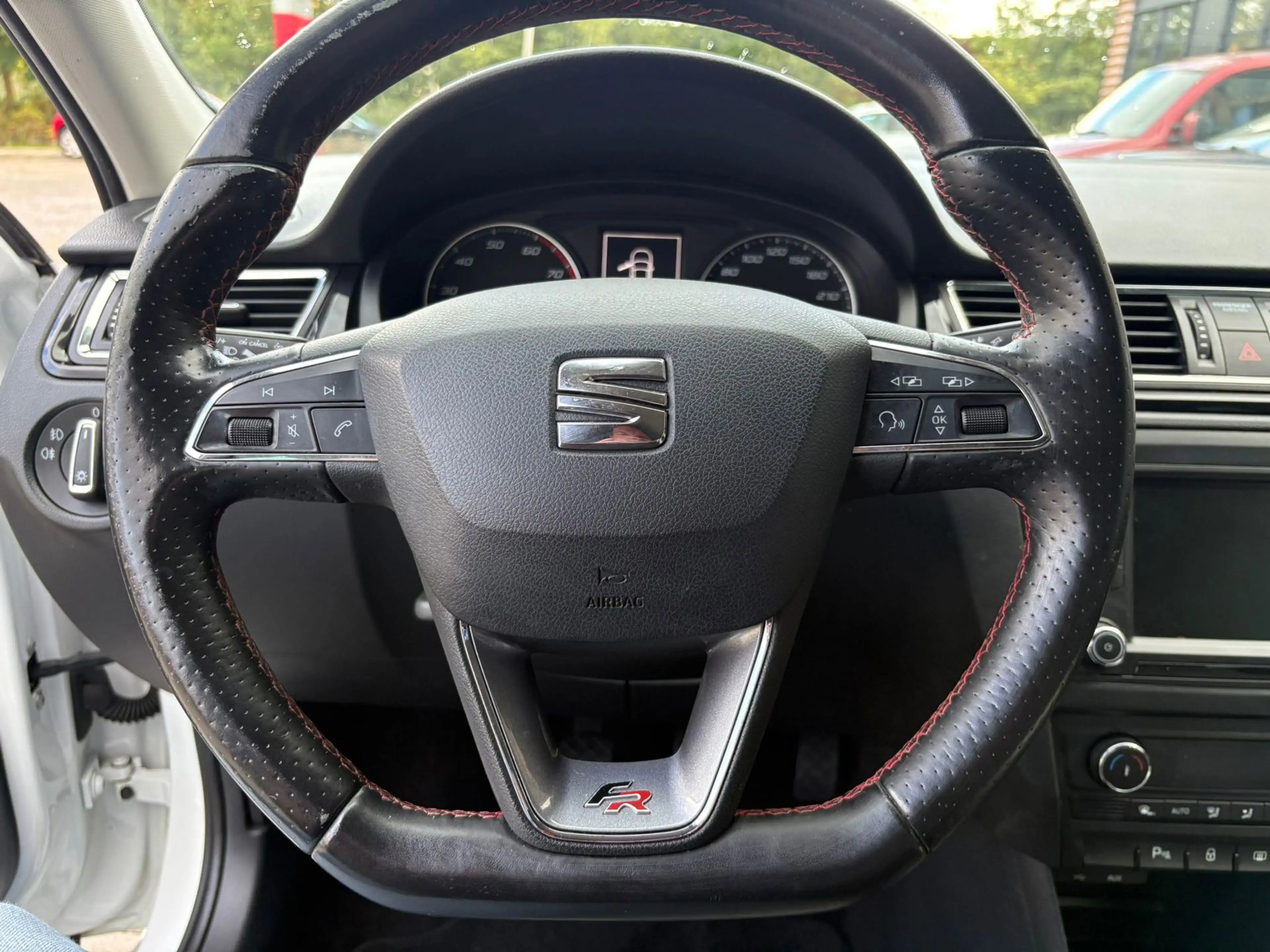 SEAT Toledo 1.2 TSI FR Connect vol jaar apk — photo 8