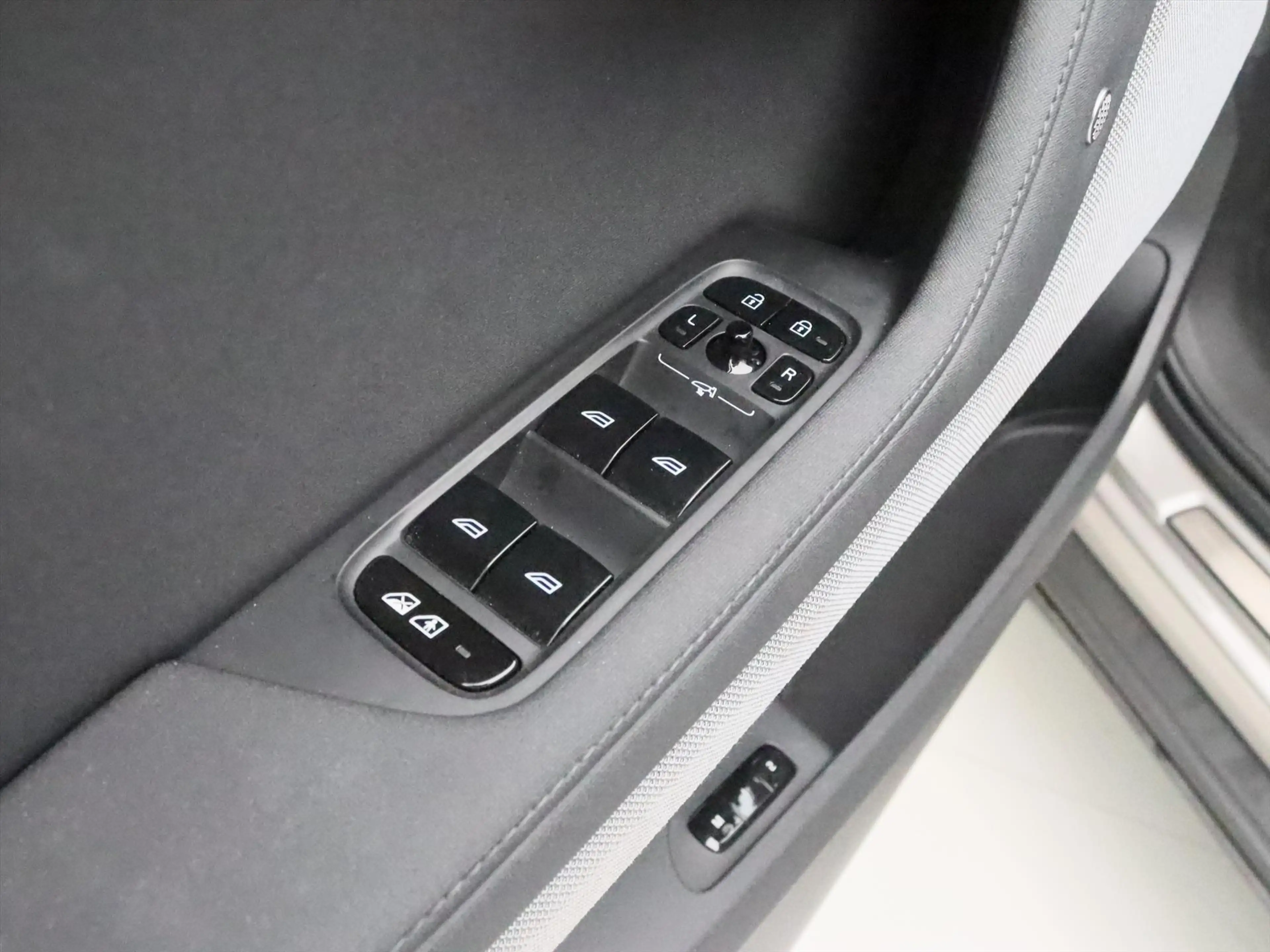 Polestar 2 Long Range Single Motor 231PK 78 kWh 93,5% SoH [ W — photo 19