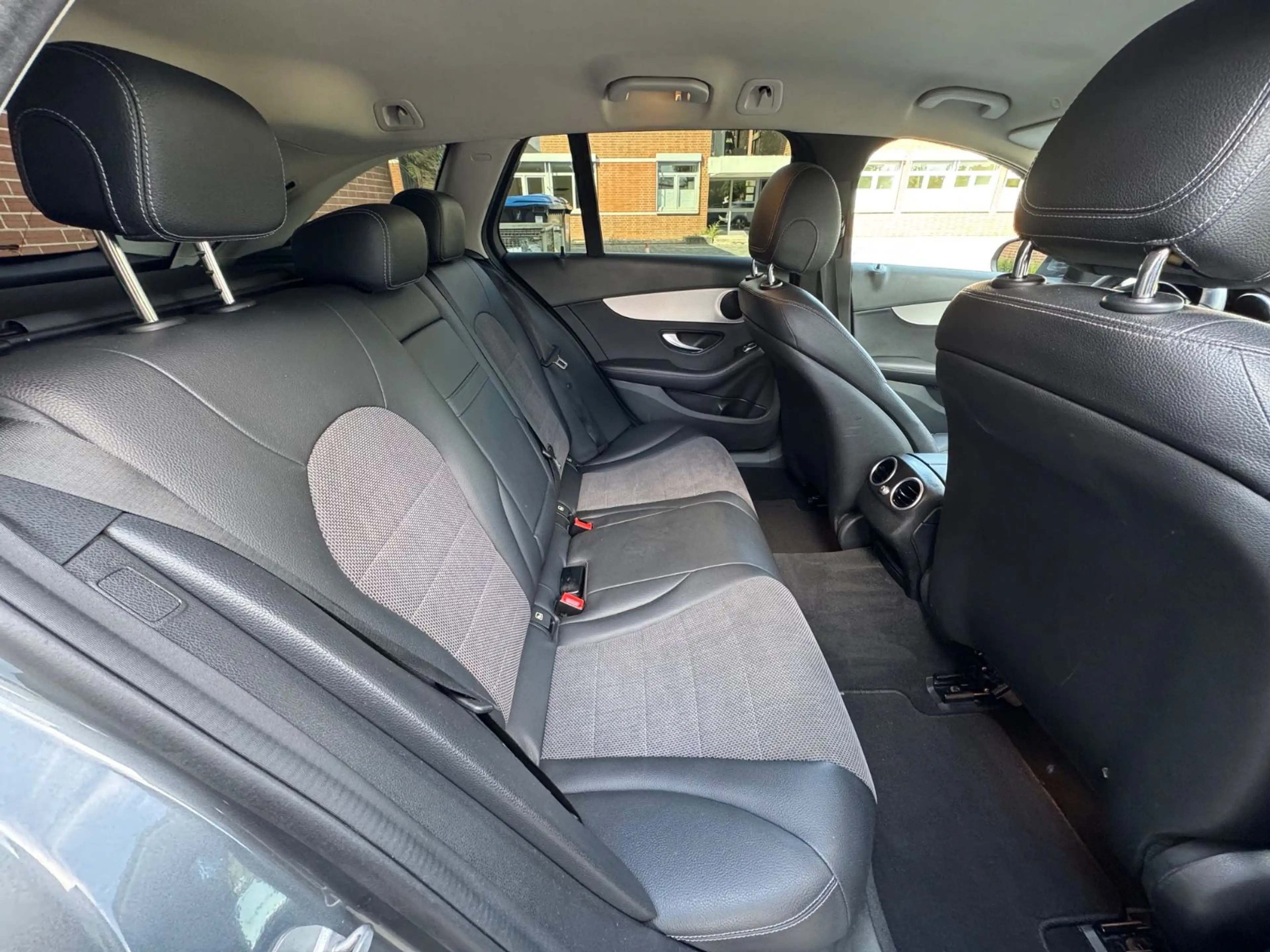 Mercedes-Benz C 200 d T Avantgarde *CAM*ASSISTS*CARPLAY*LED* — photo 13