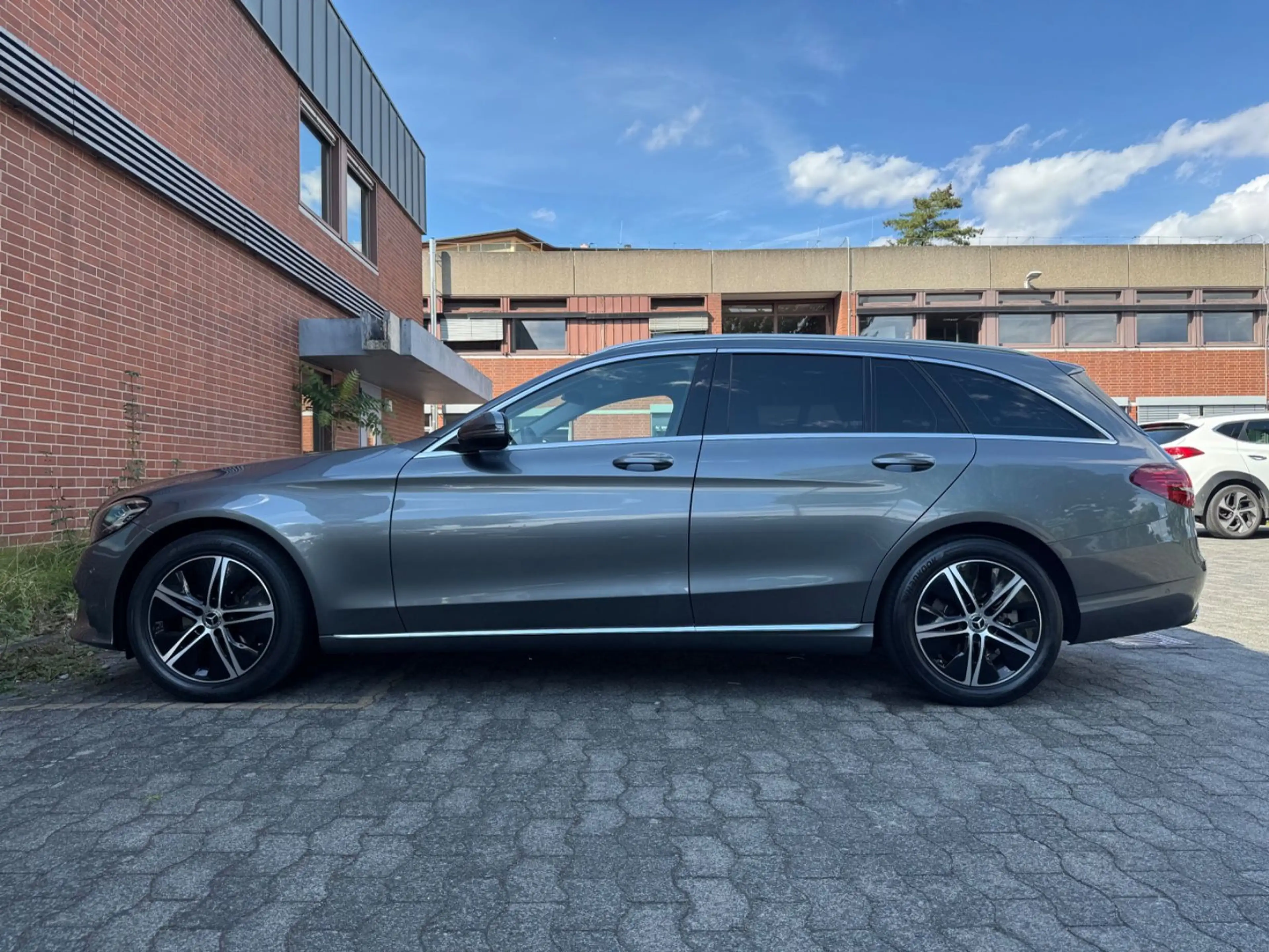 Mercedes-Benz C 200 d T Avantgarde *CAM*ASSISTS*CARPLAY*LED* — photo 8