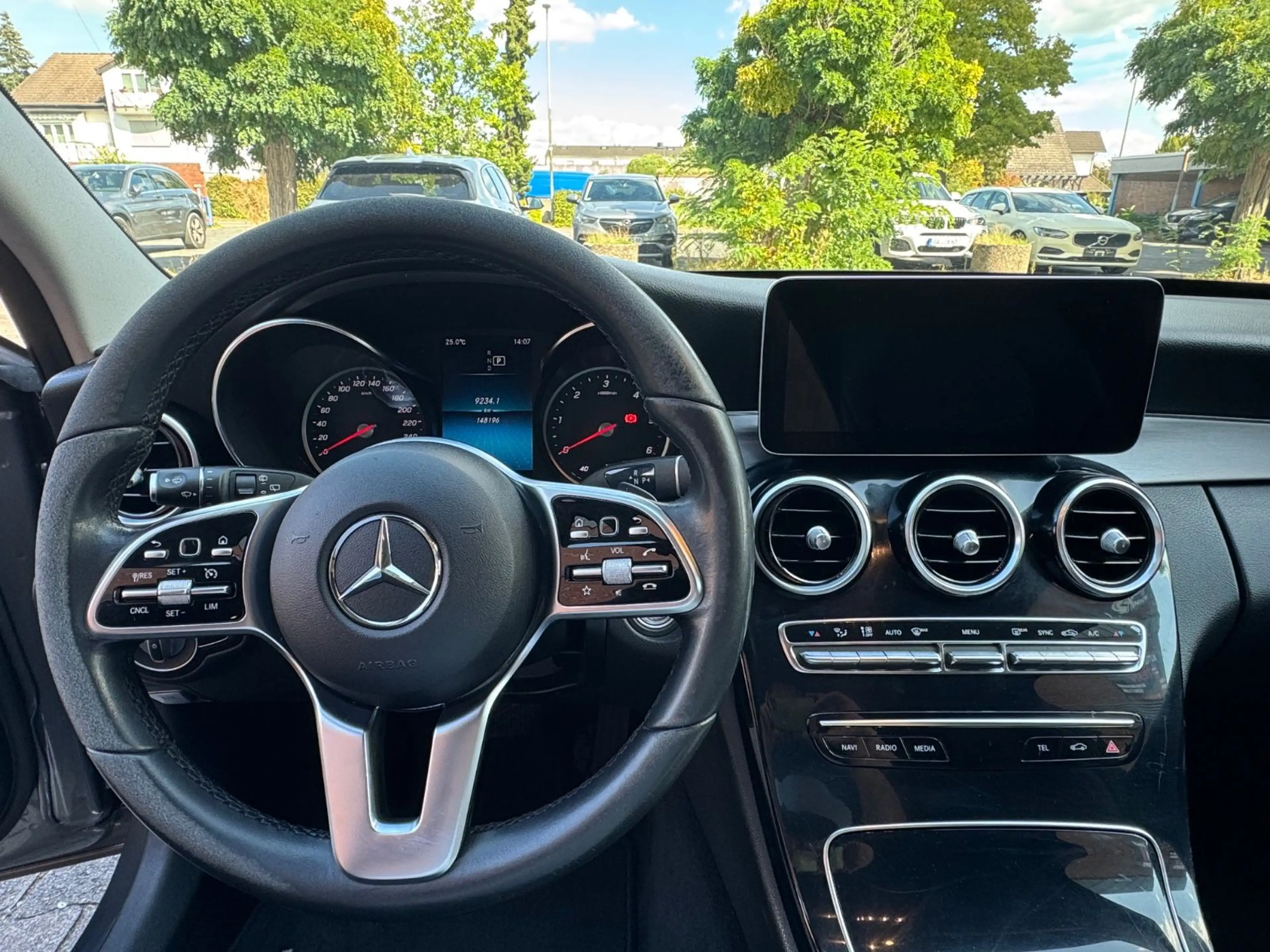 Mercedes-Benz C 200 d T Avantgarde *CAM*ASSISTS*CARPLAY*LED* — photo 14