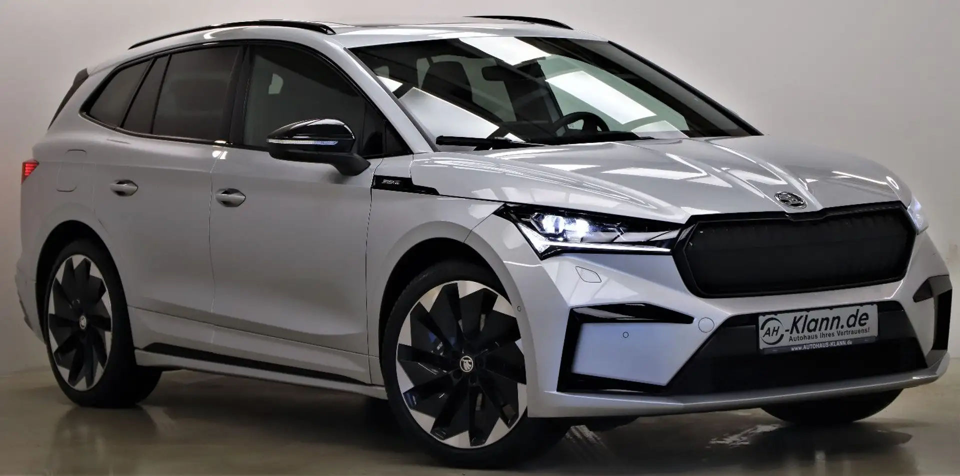 Skoda Enyaq iV 60 Sportline DAB+ ACC Pano e-so 1.Hand Silber - 1