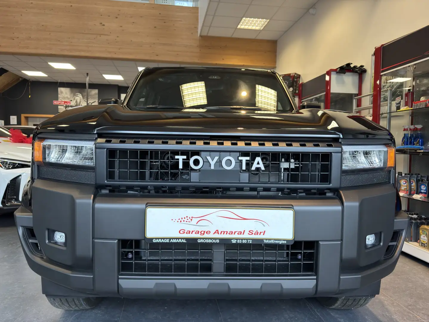 TOYOTA Land Cruiser