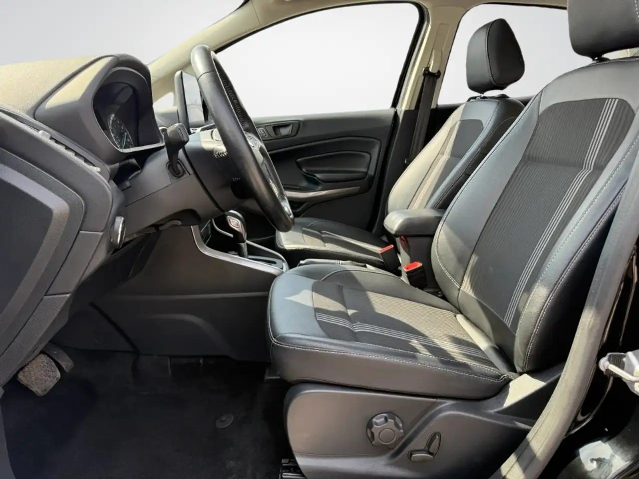 Ford EcoSport снимка Ford EcoSport