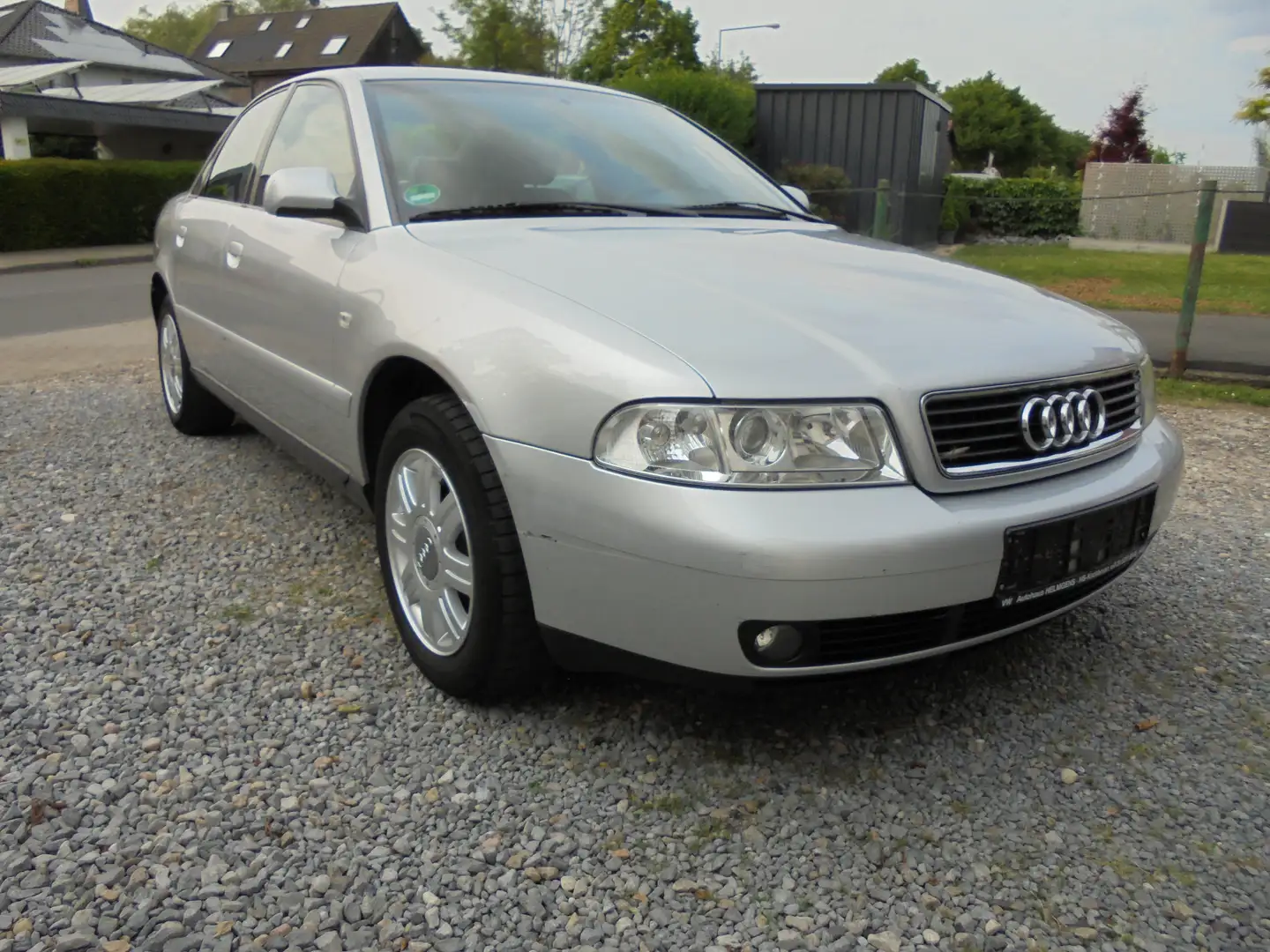 Audi A4 1.8 -KM 99700-Klimaautomatik-1 Hand-Scheckheftgepf Argintiu - 2