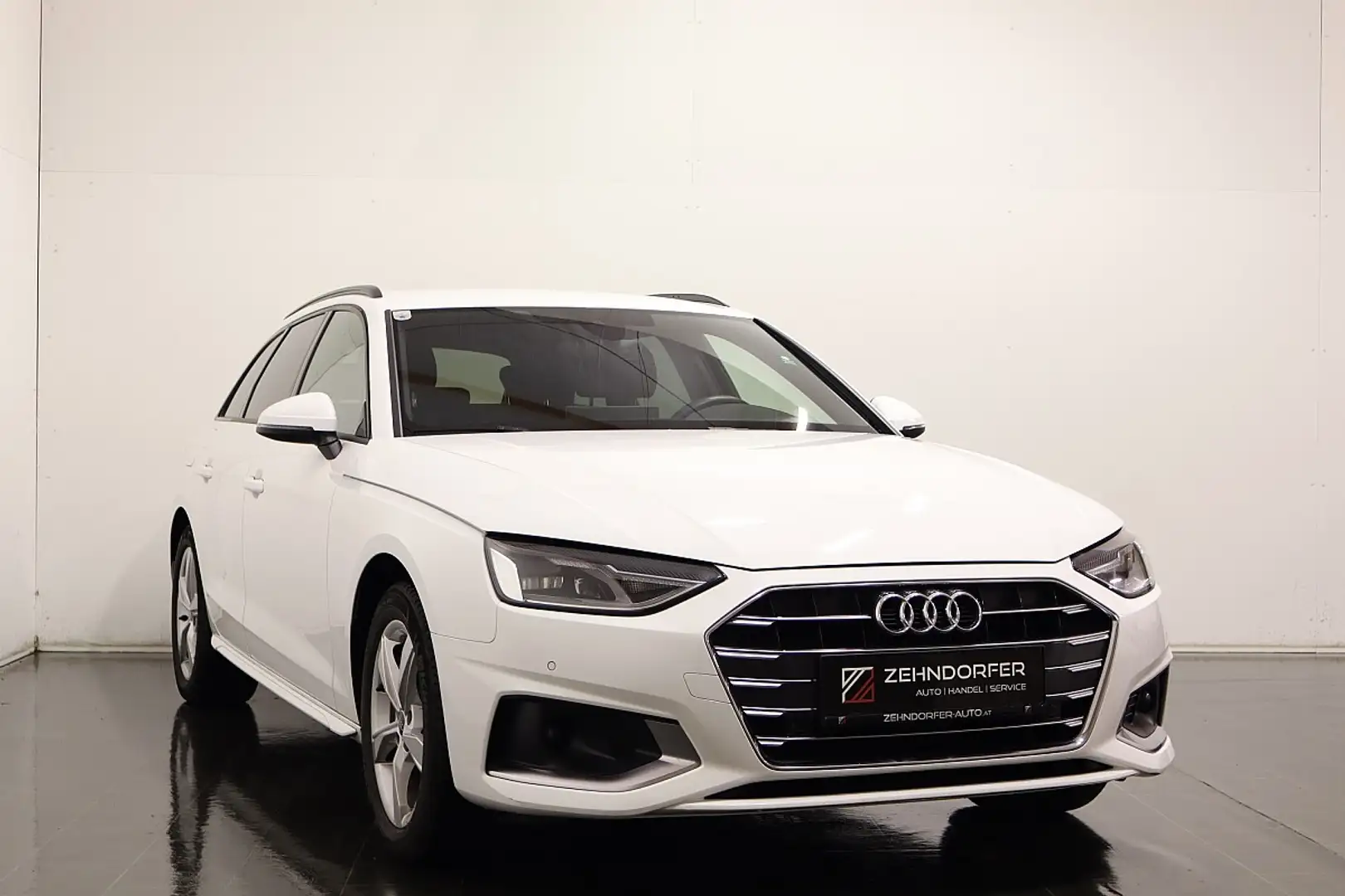 Audi A4 Avant 30 TDI advanced S-tronic / LED / SHZ / NA... Blanc - 1