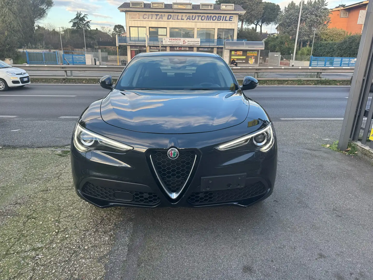 Alfa Romeo Stelvio 2.2 t Business Q4 190cv auto my19 - 1